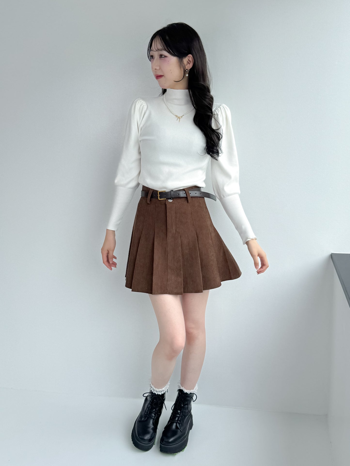 【Official限定価格】ベルト付きコーデュロイプリーツスカート