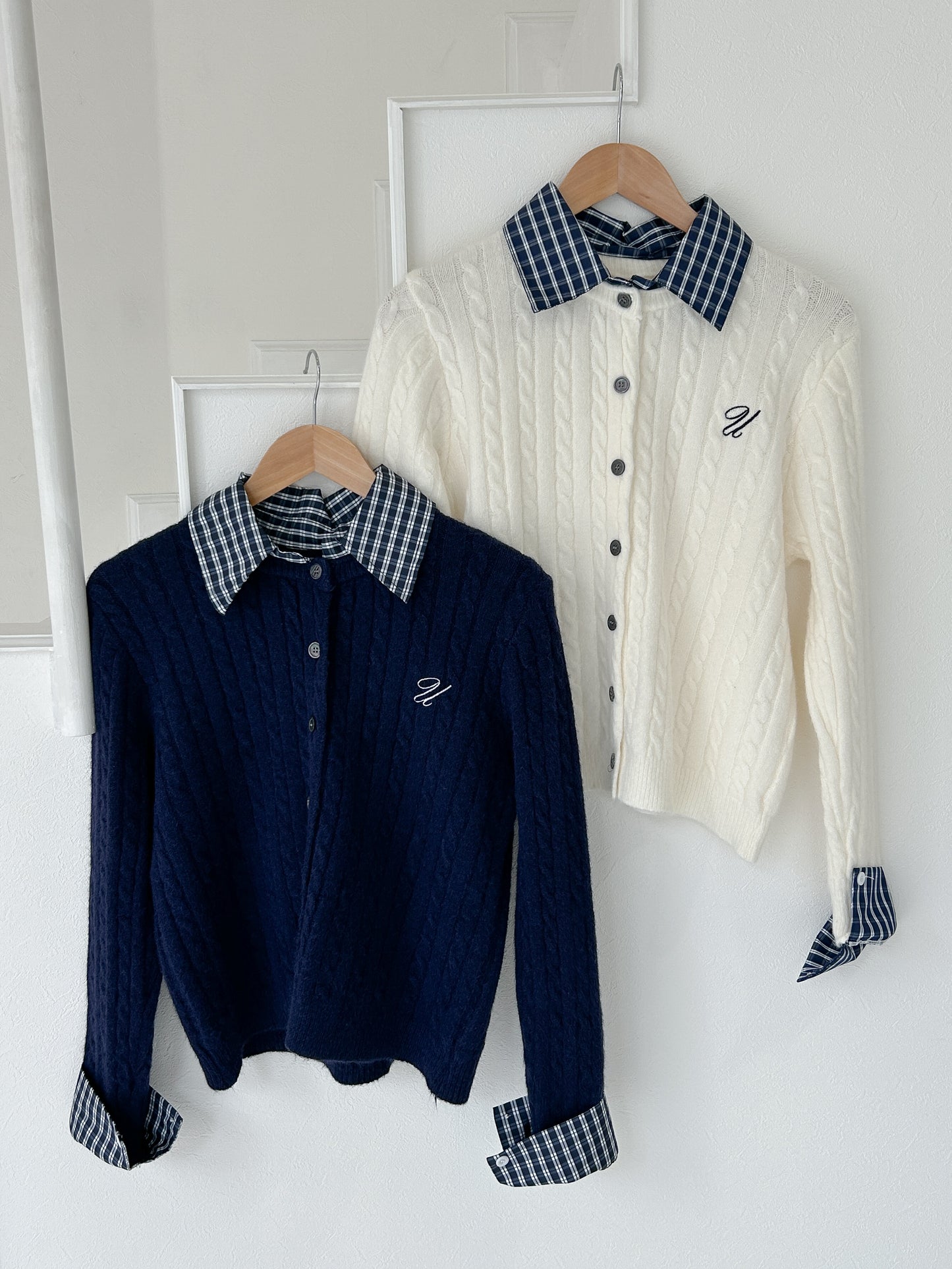 【Official限定価格】チェック襟付きワンポイント刺繡ニット