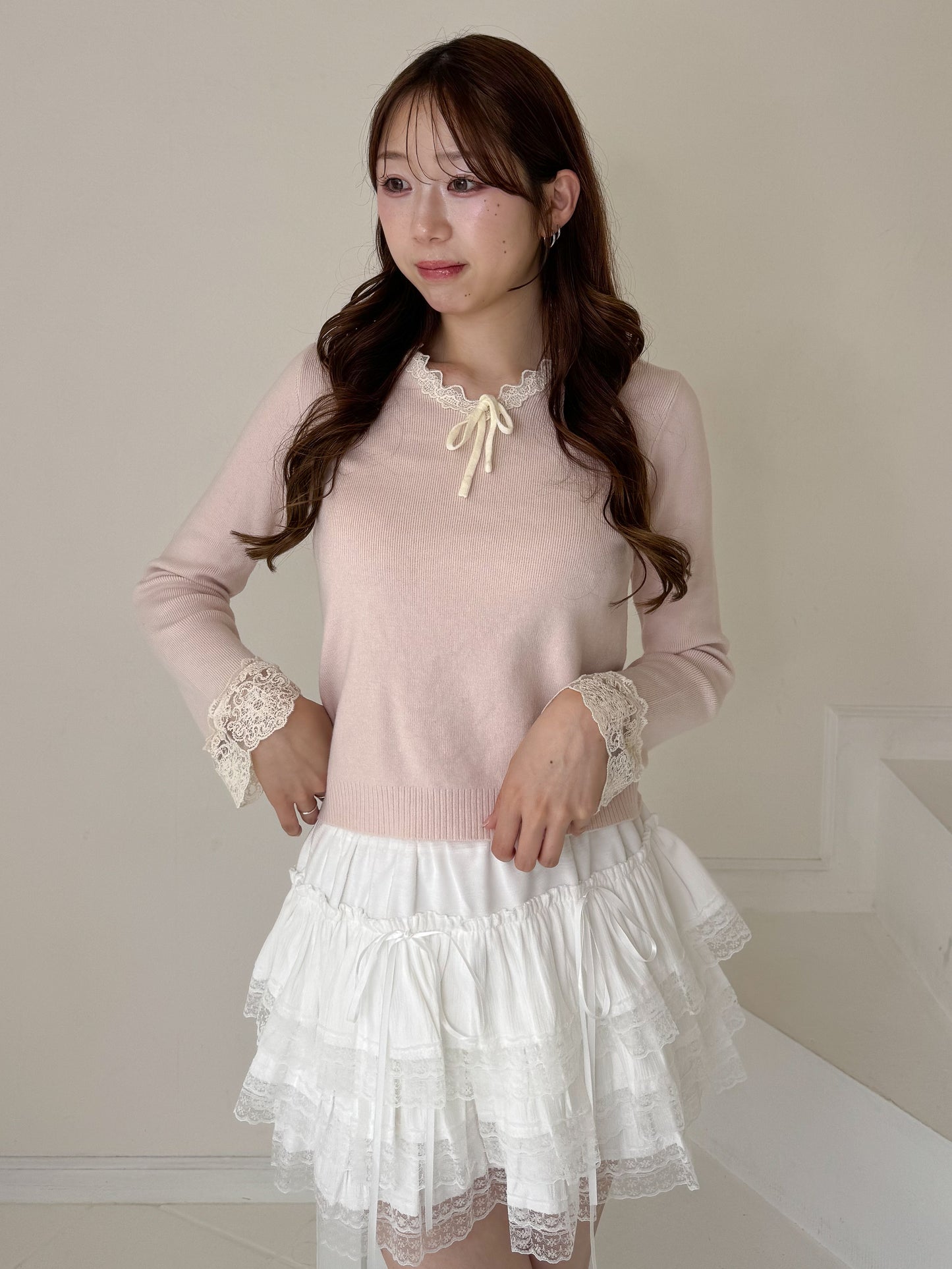【Official限定価格】レースVネックニット