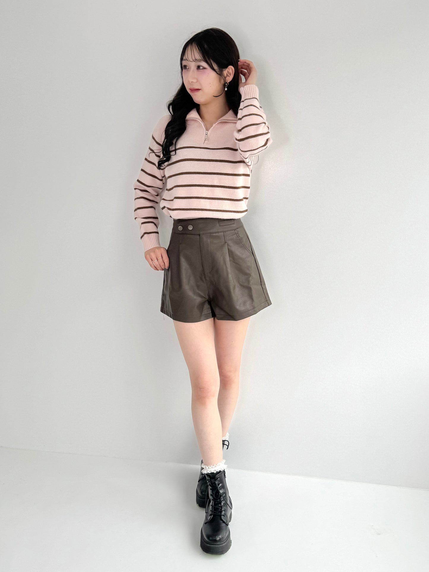 【Official限定価格】レザーショートパンツ
