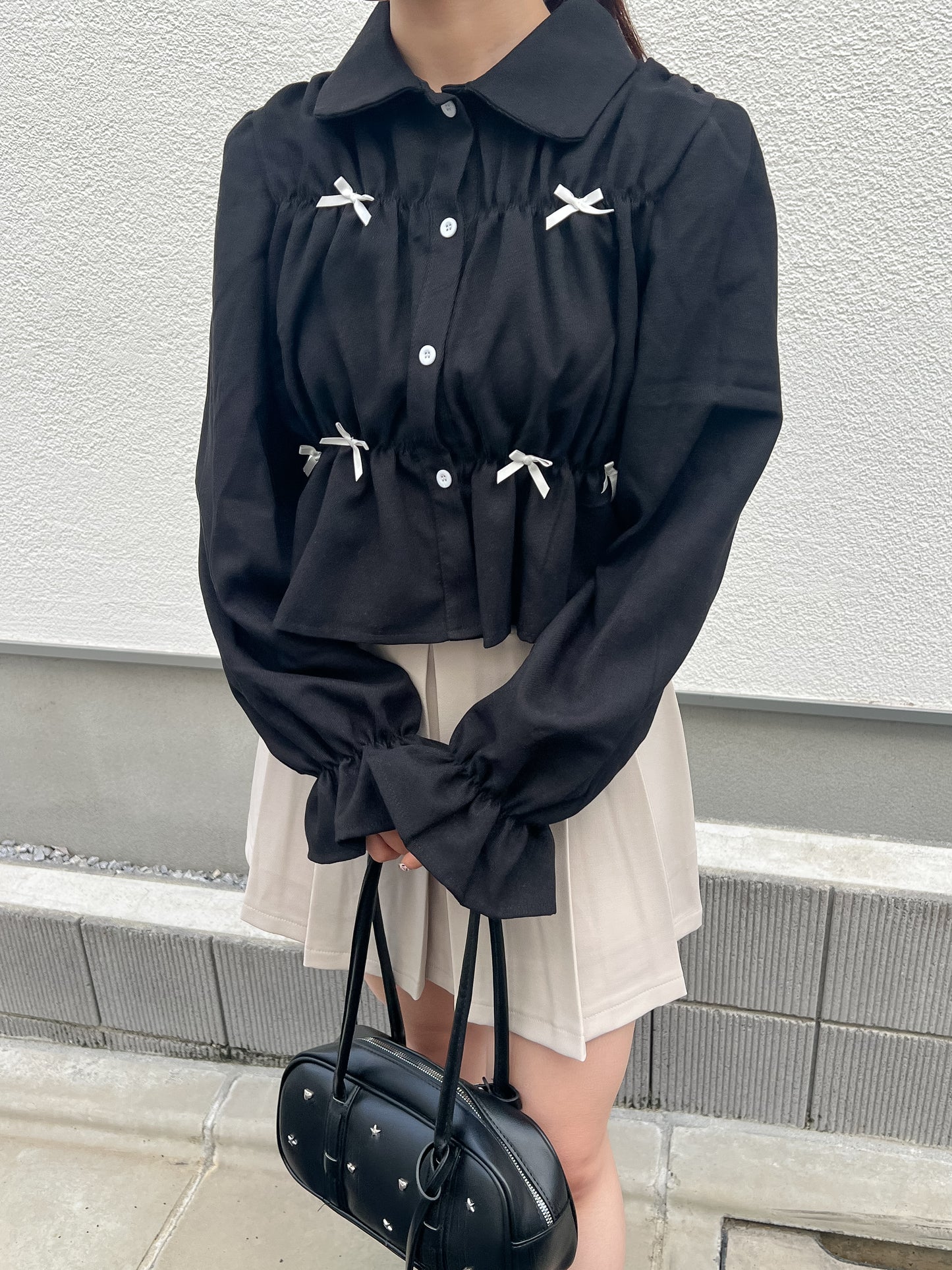 リボン付きシャーリングブラウス
