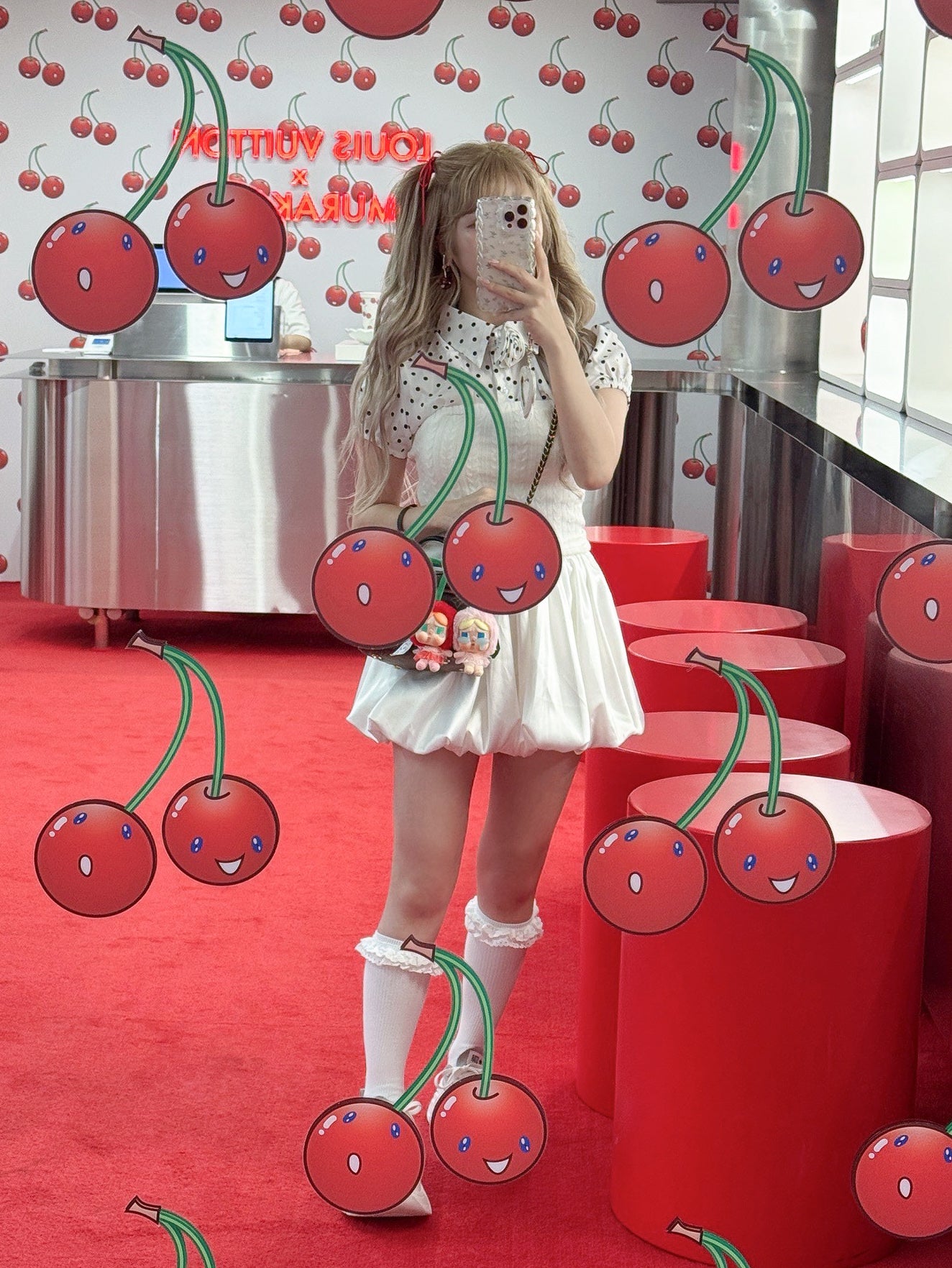 ローズ付きレイヤー風ドットブラウス