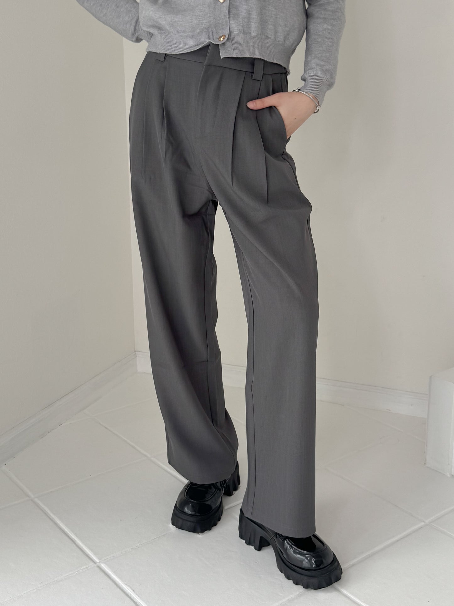 【Official限定価格】タックワイドパンツ