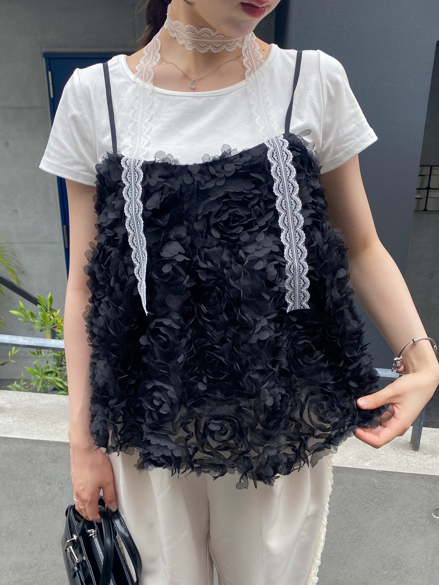 【Official限定】レースチョーカー付きウエストレースTシャツ