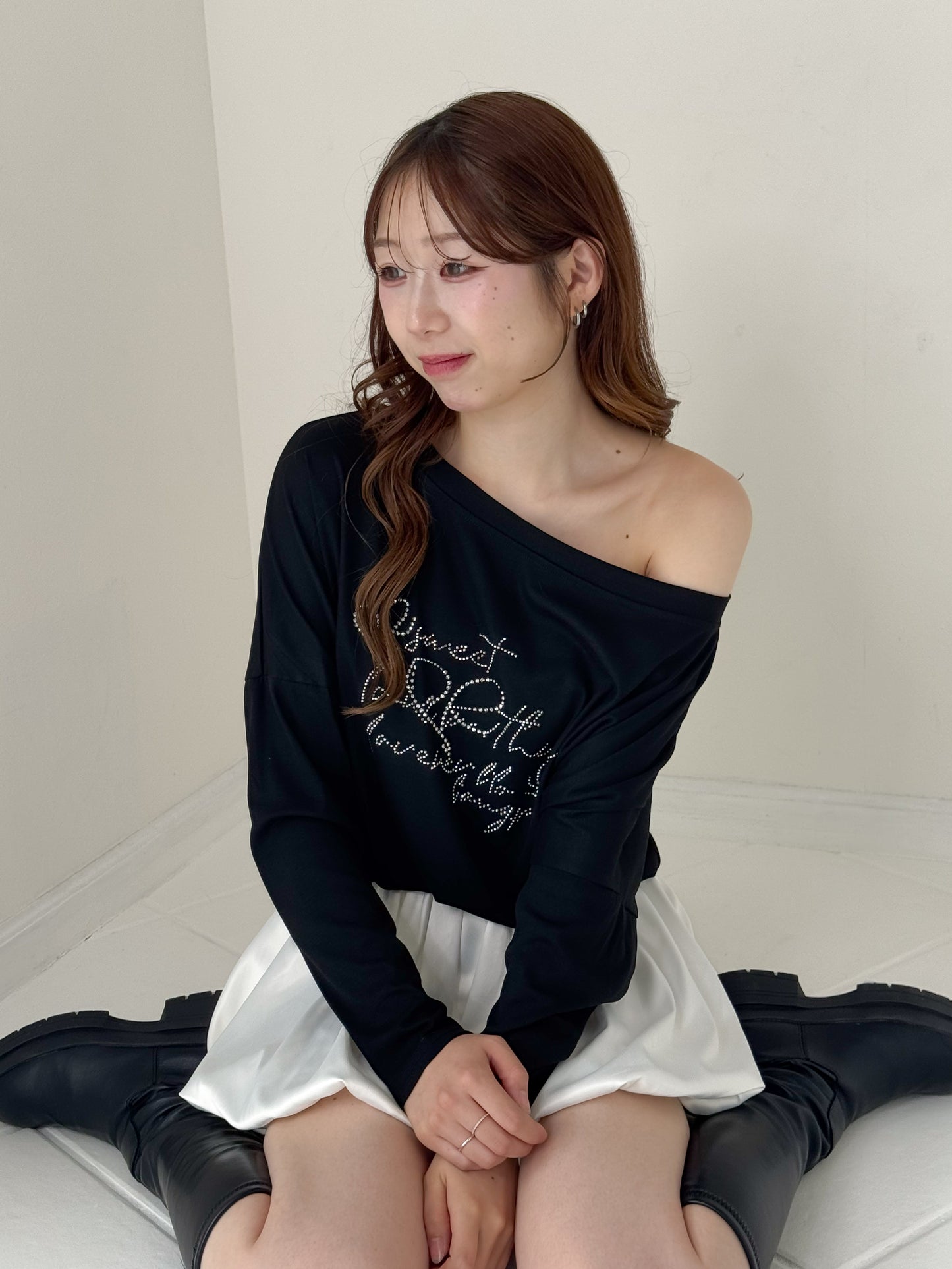 【Official限定価格】ラインストーンワンショルビッグT