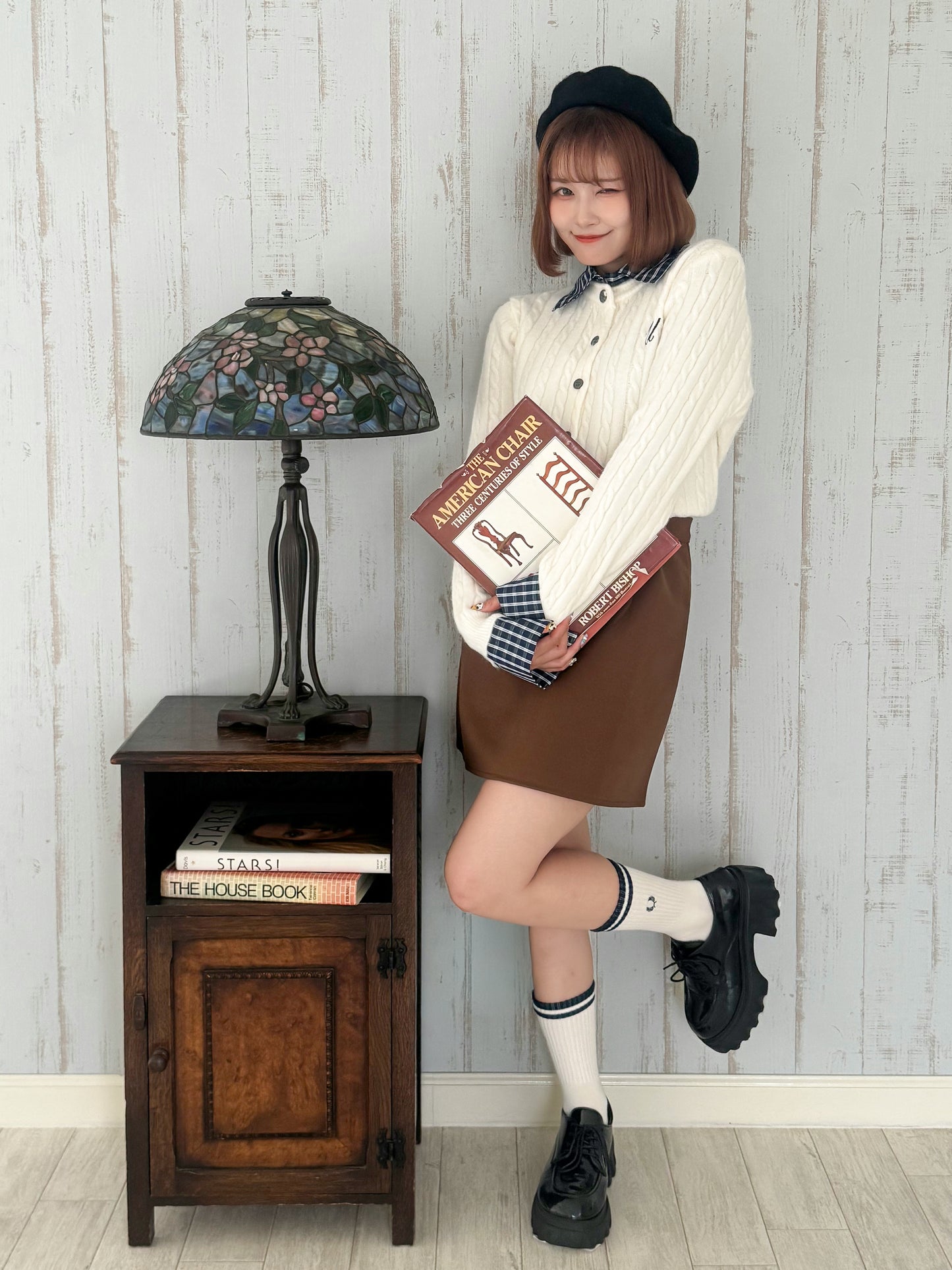 【Official限定価格】チェック襟付きワンポイント刺繡ニット
