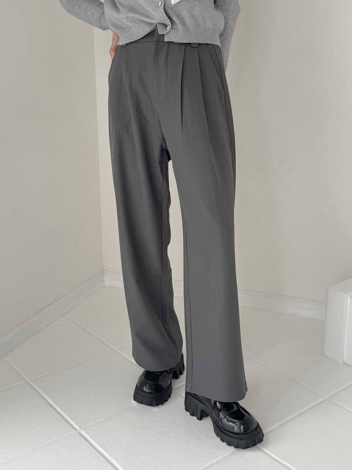 【Official限定価格】タックワイドパンツ