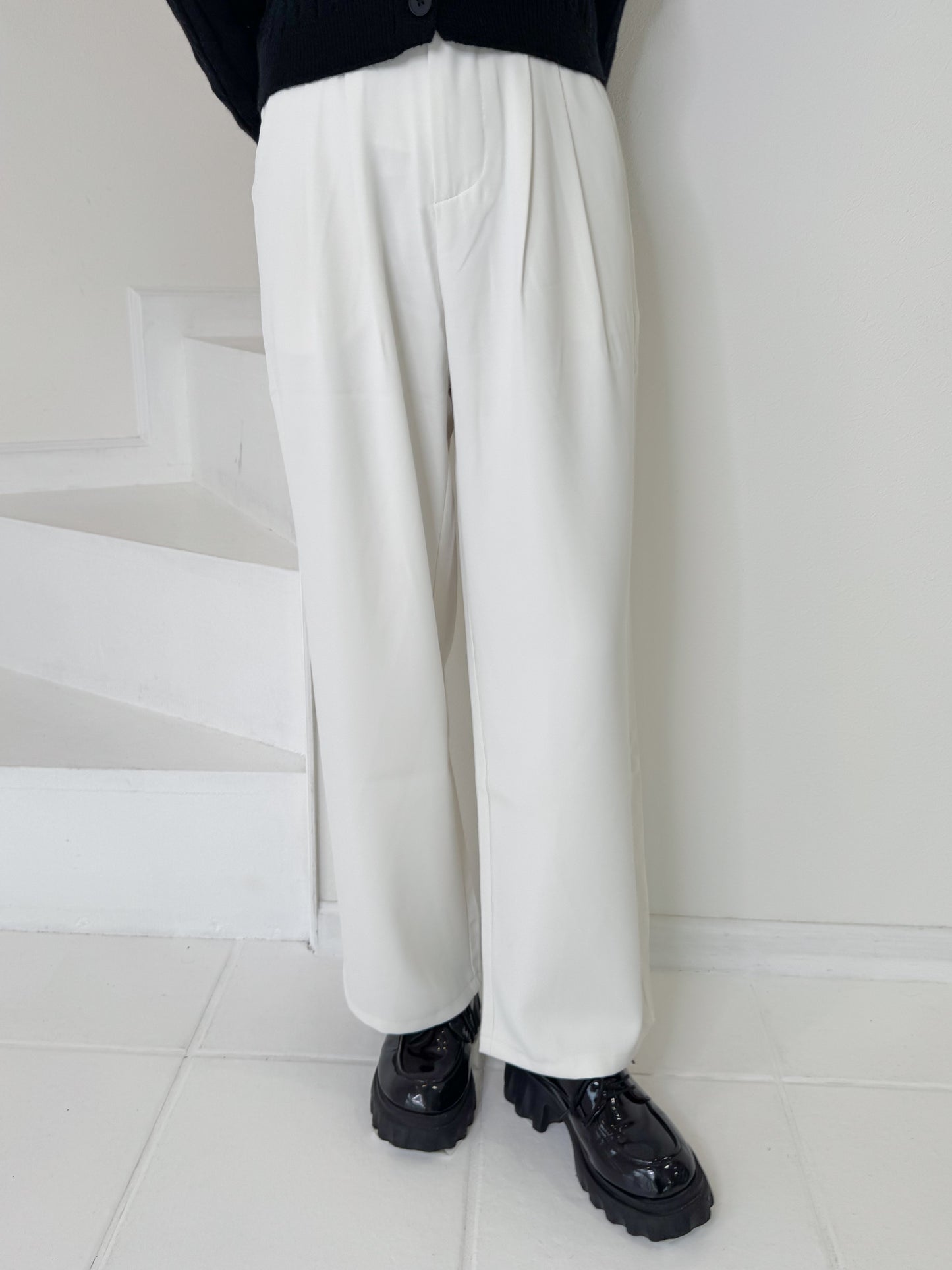 【Official限定価格】タックワイドパンツ