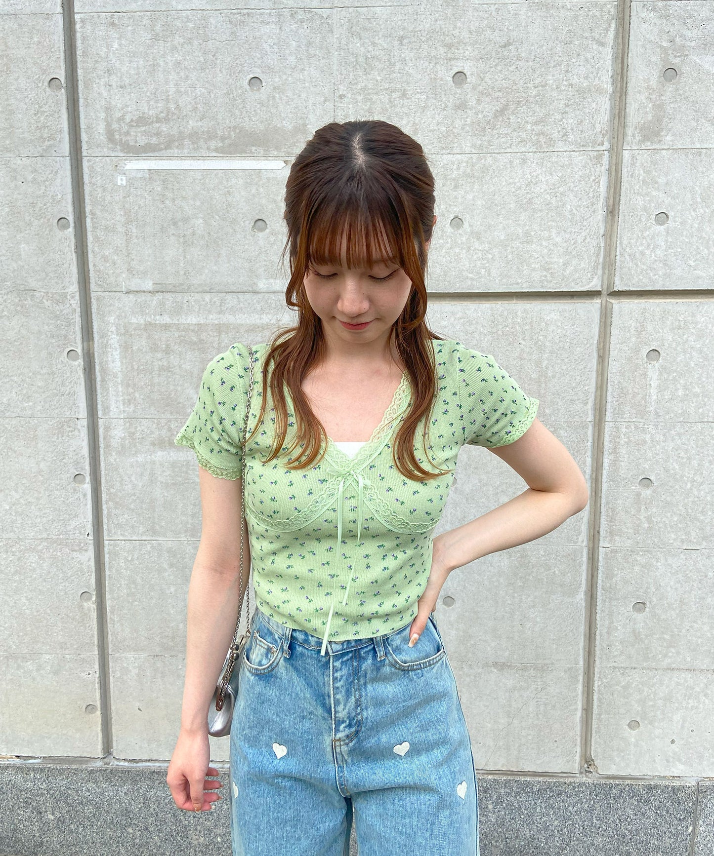 【Official限定販売】Vネック小花柄半袖ニット