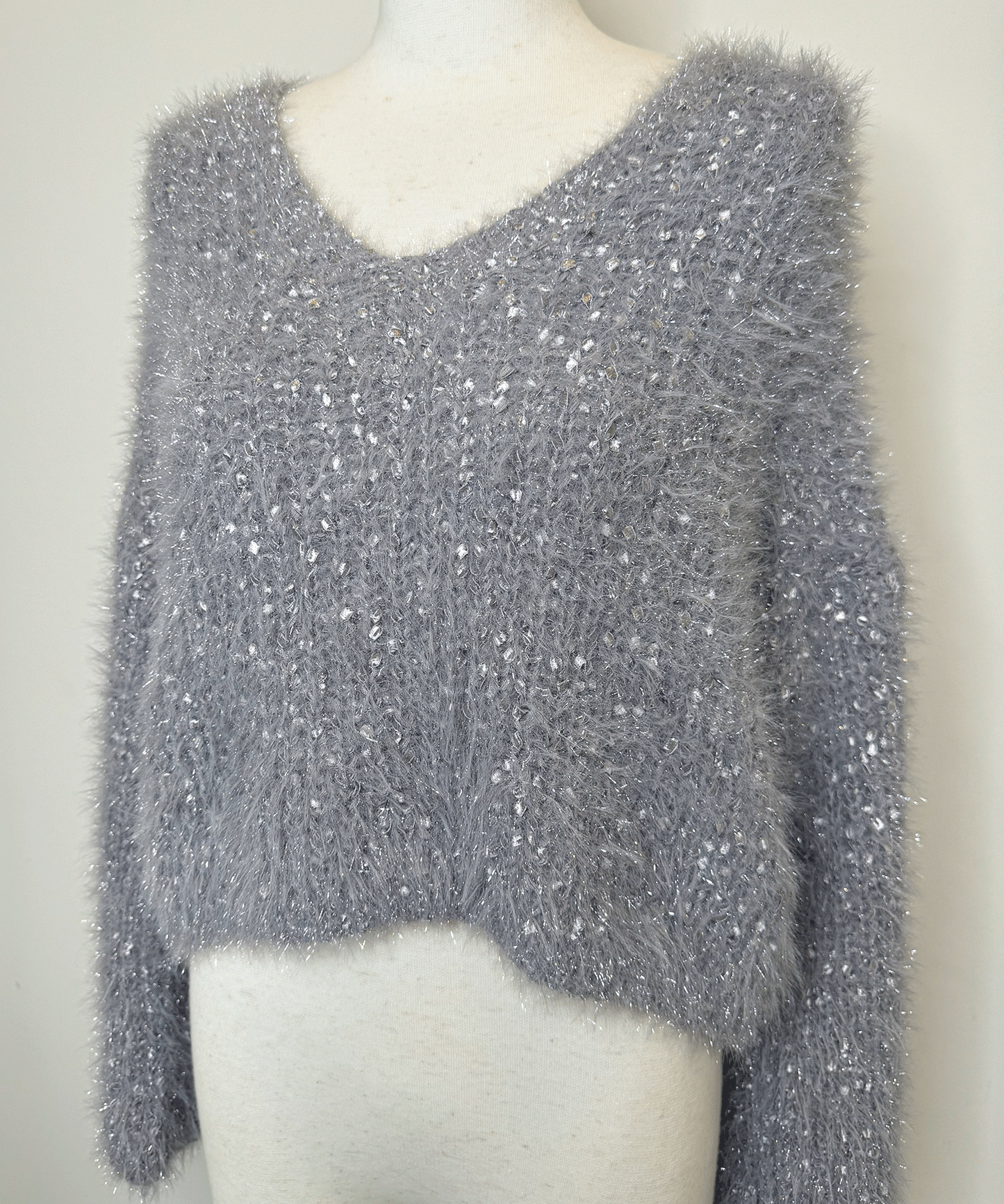 ラメ入りVネックニット