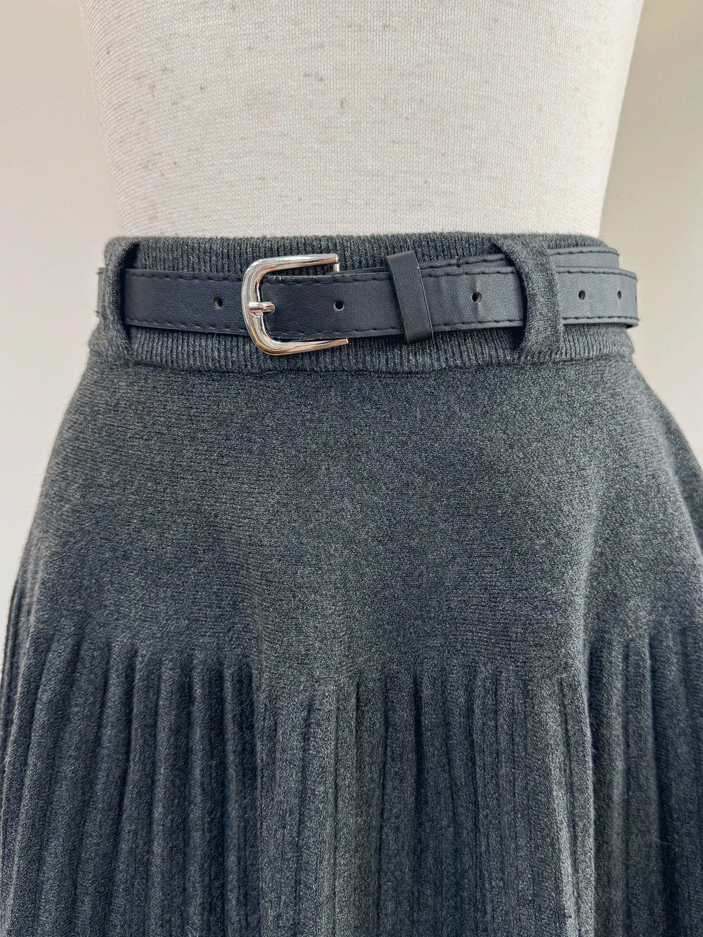 【Official限定価格】ベルト付きニットプリーツスカート