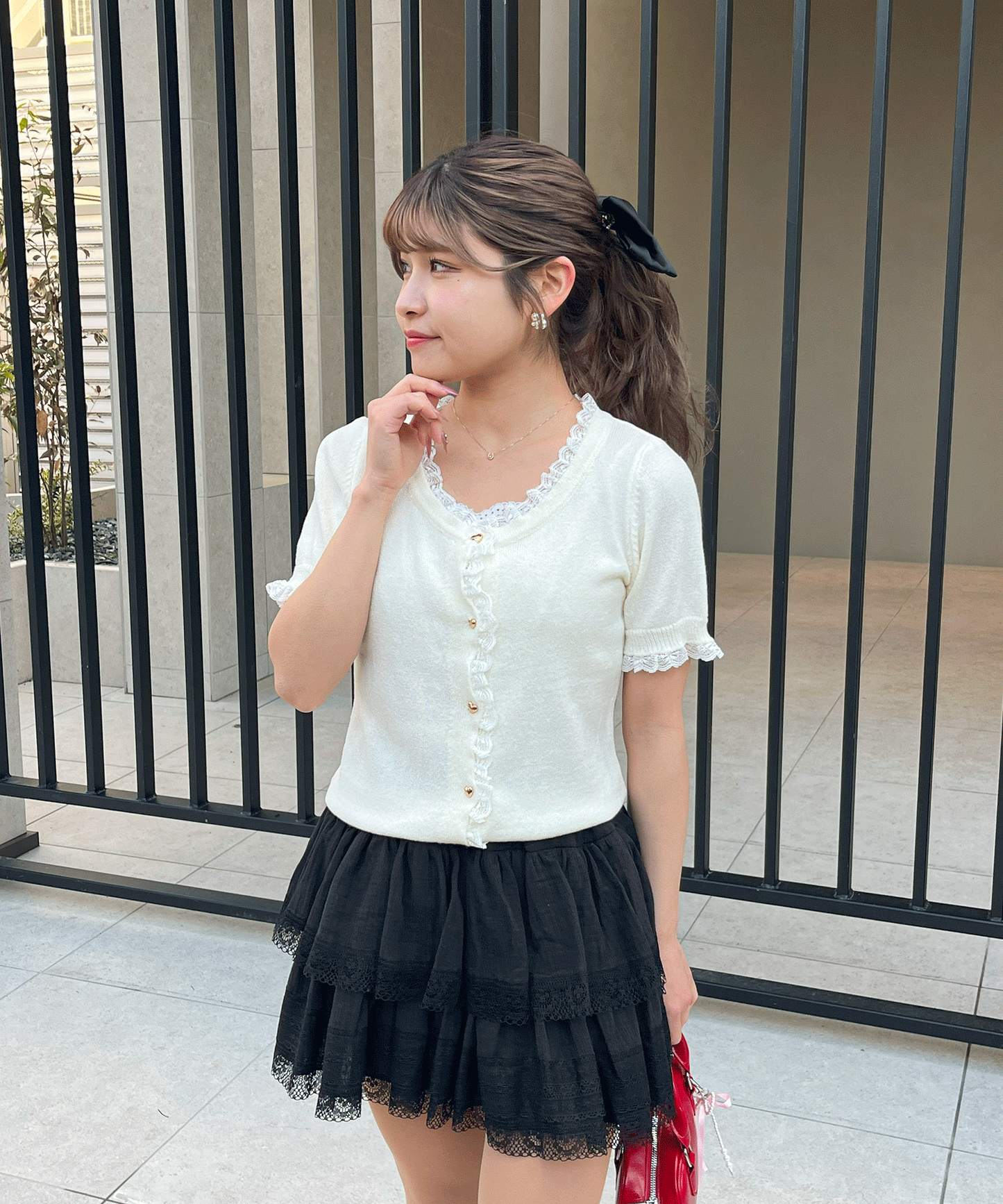 【Official限定価格】フリル付きハートボタン半袖ニット