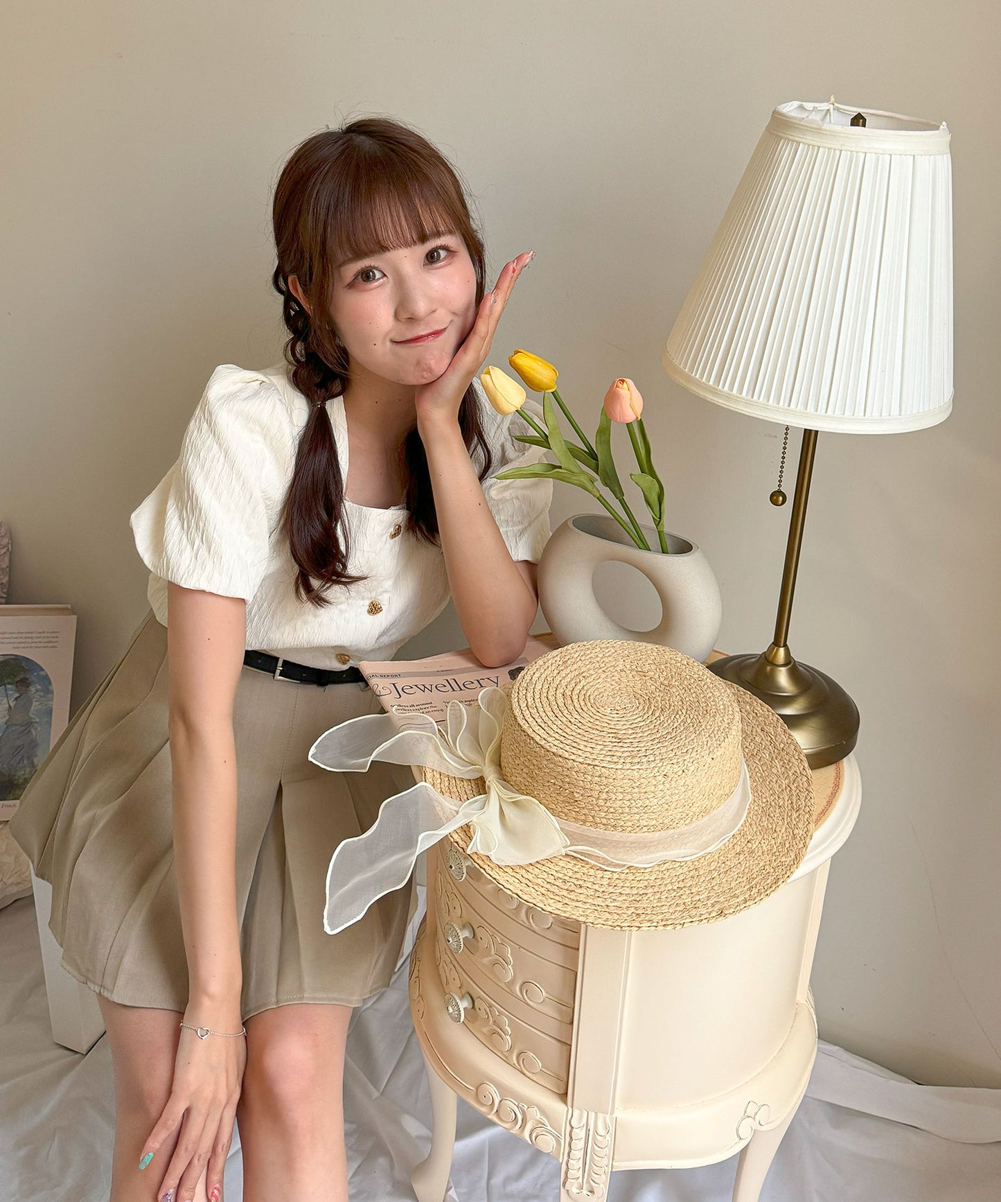 【Official限定価格】ハートボタンスクエアネックブラウス