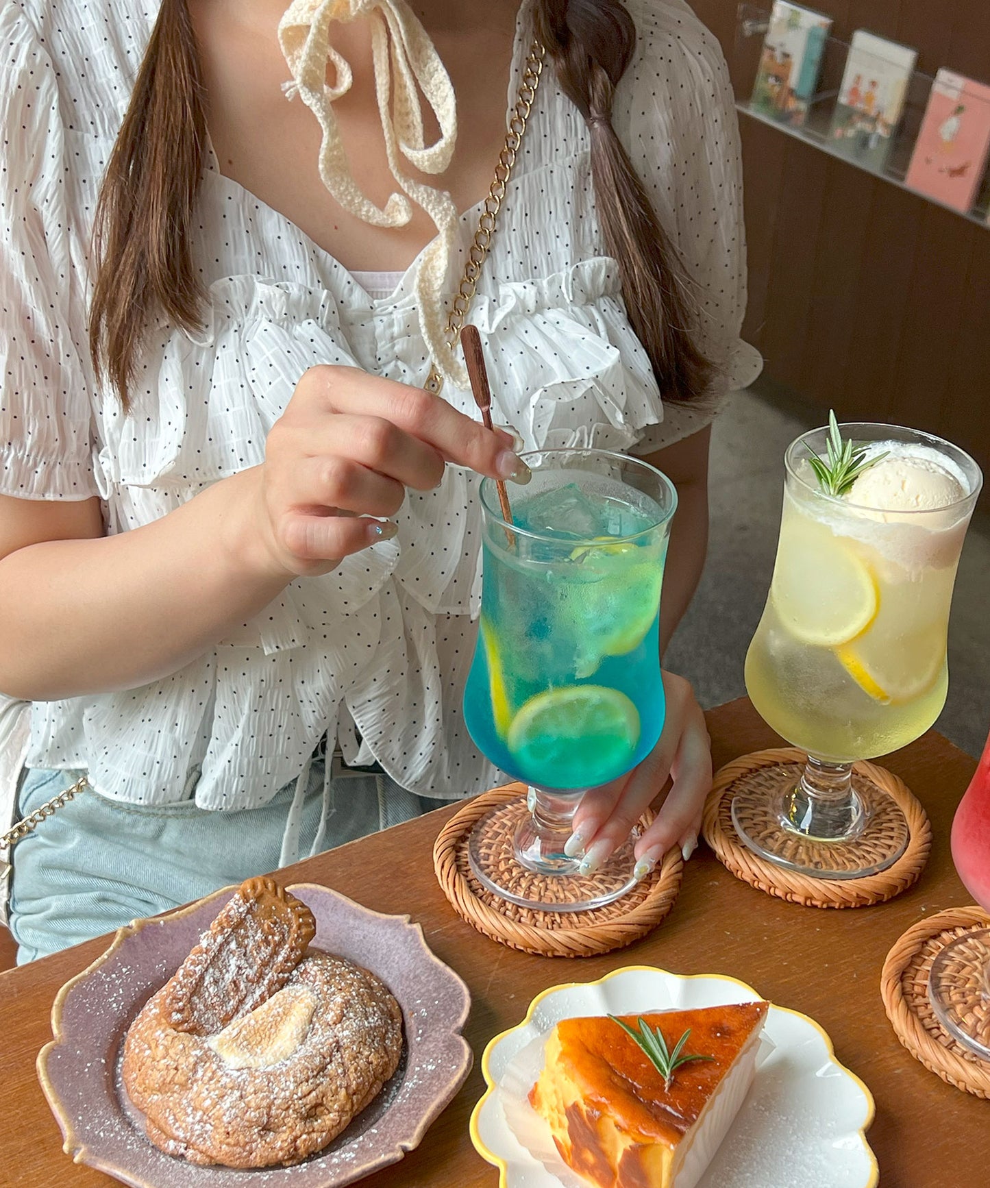 【Official限定価格】ドローストリングドットブラウス