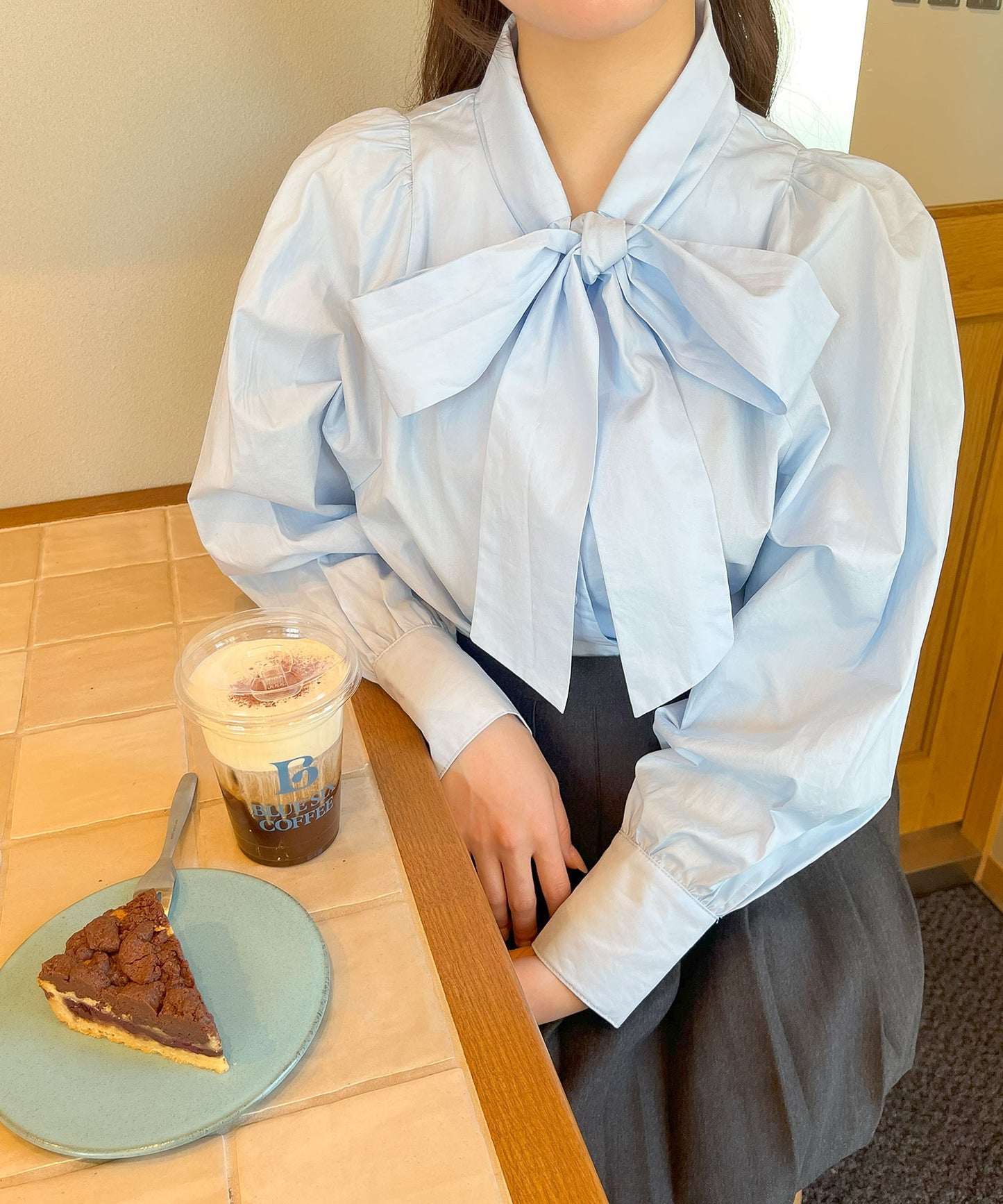 リボンボウタイブラウス
