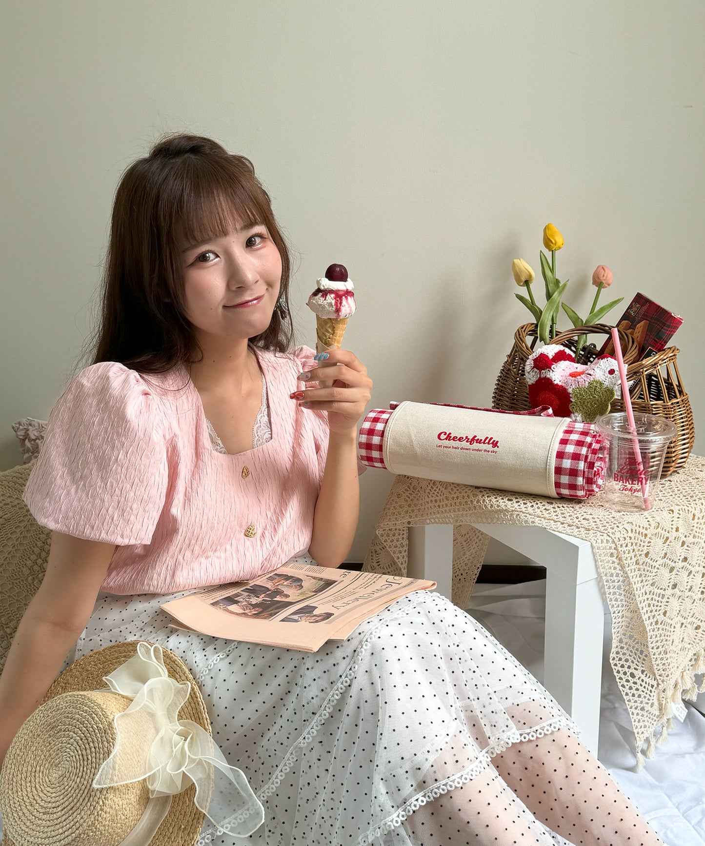 【Official限定価格】ハートボタンスクエアネックブラウス
