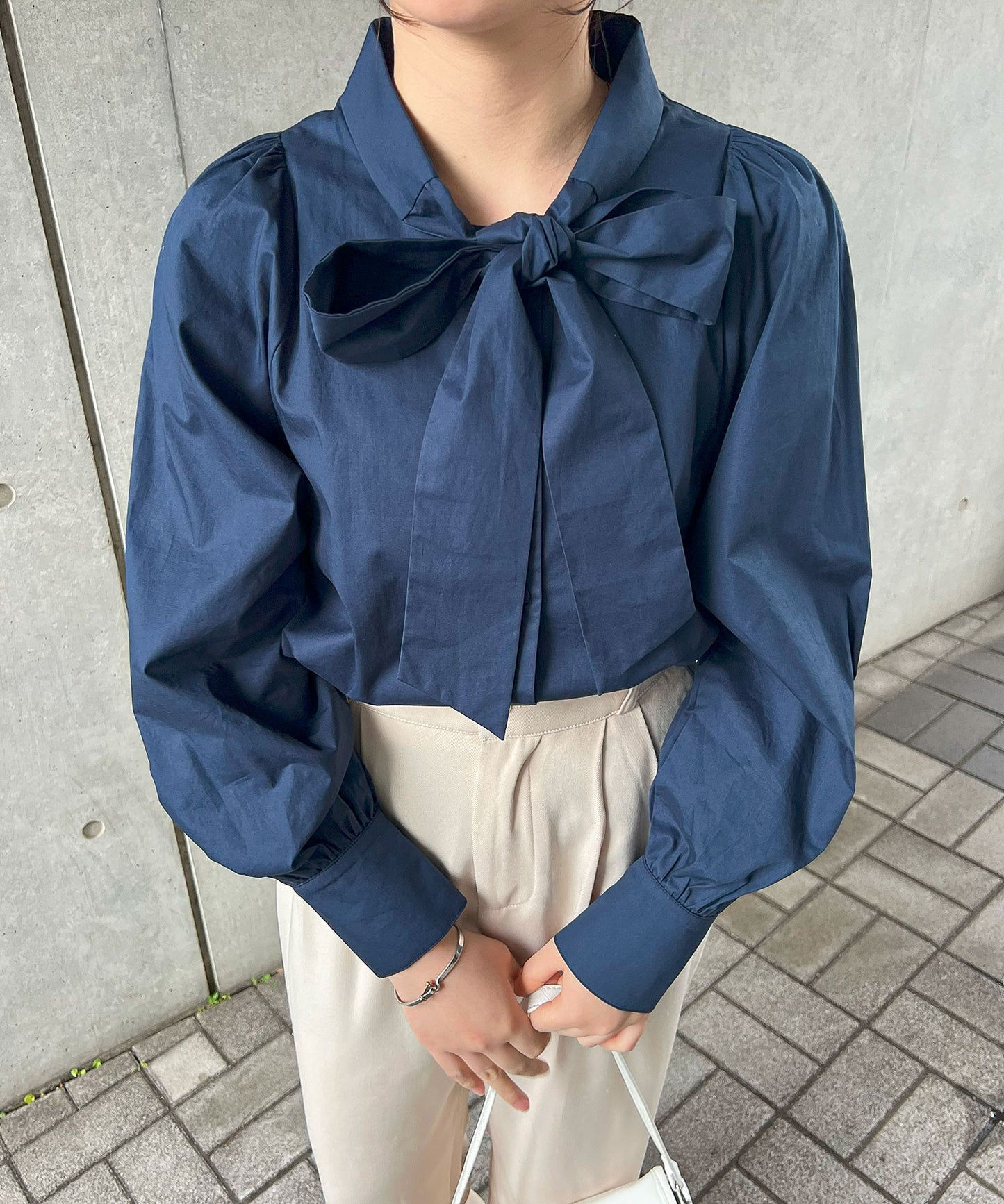 リボンボウタイブラウス