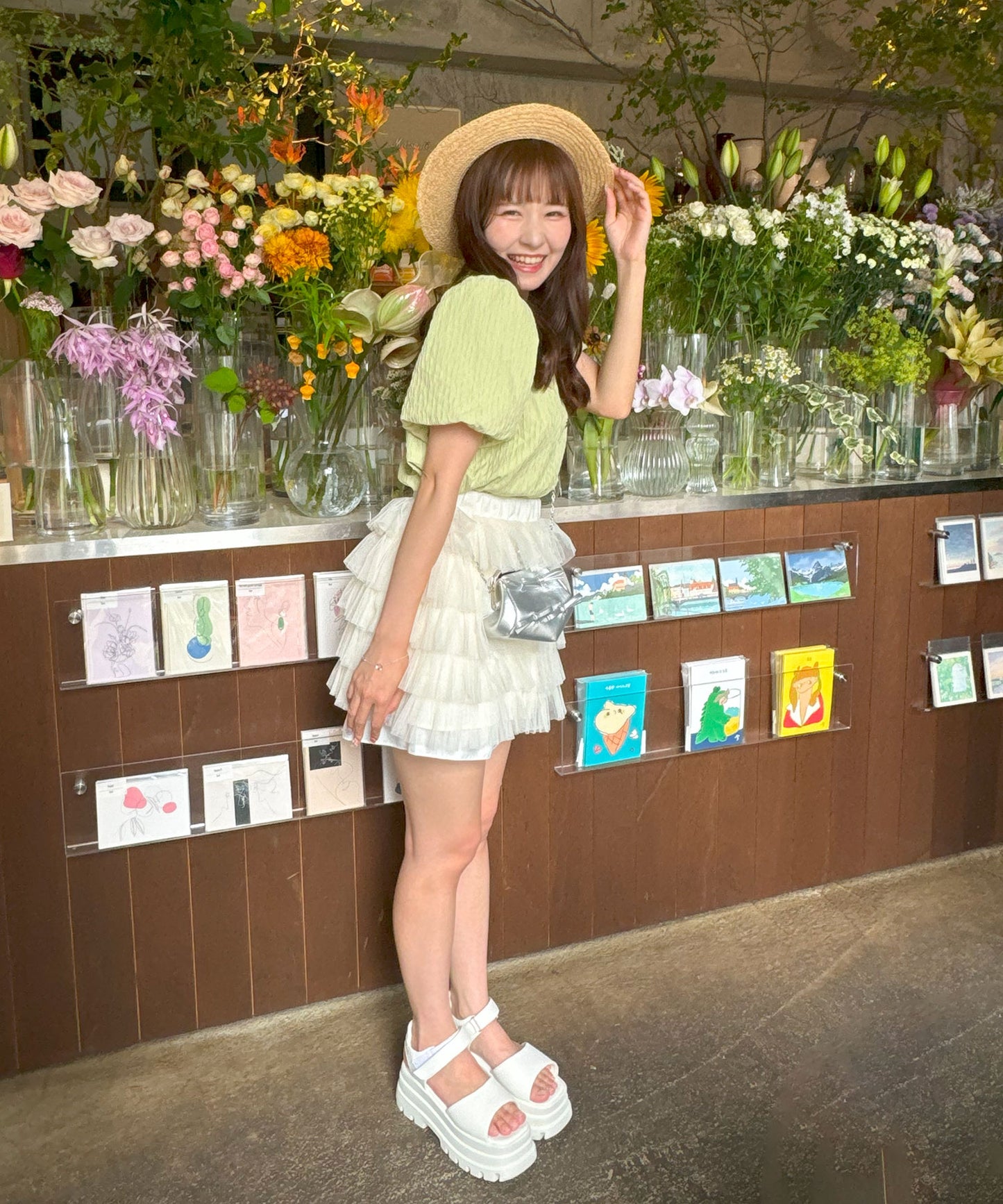 【Official限定価格】ハートボタンスクエアネックブラウス