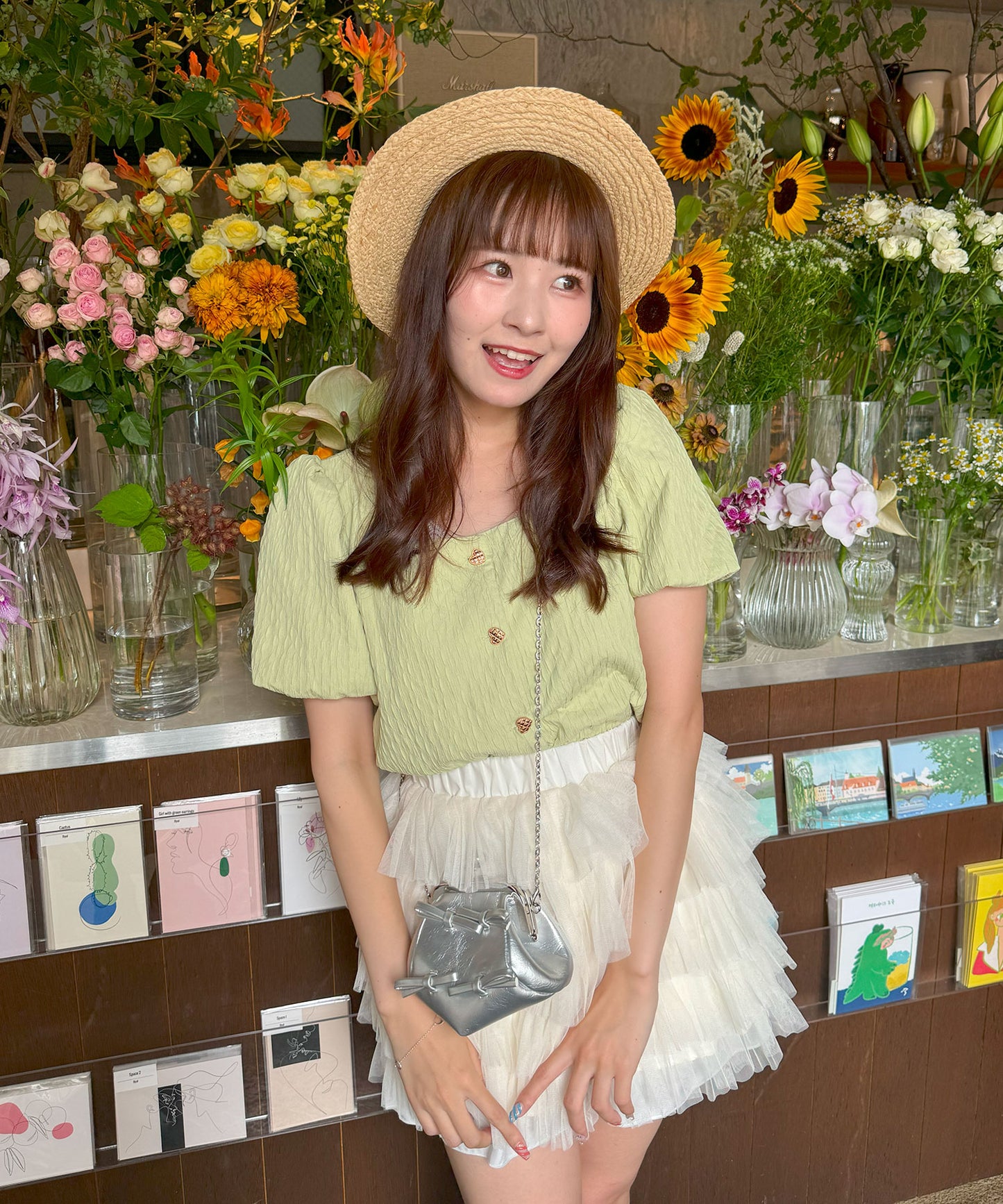 【Official限定価格】ハートボタンスクエアネックブラウス