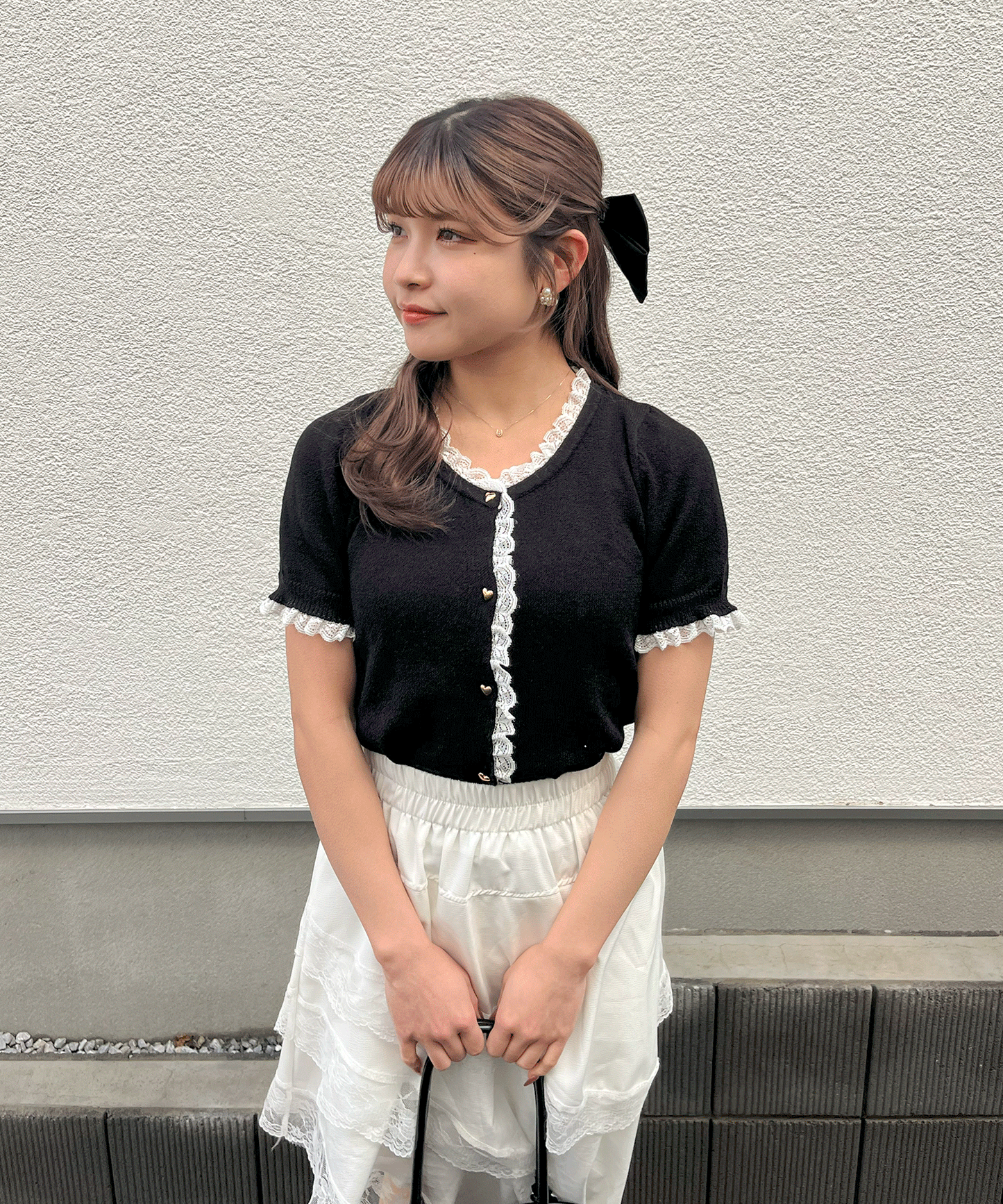 【Official限定価格】フリル付きハートボタン半袖ニット