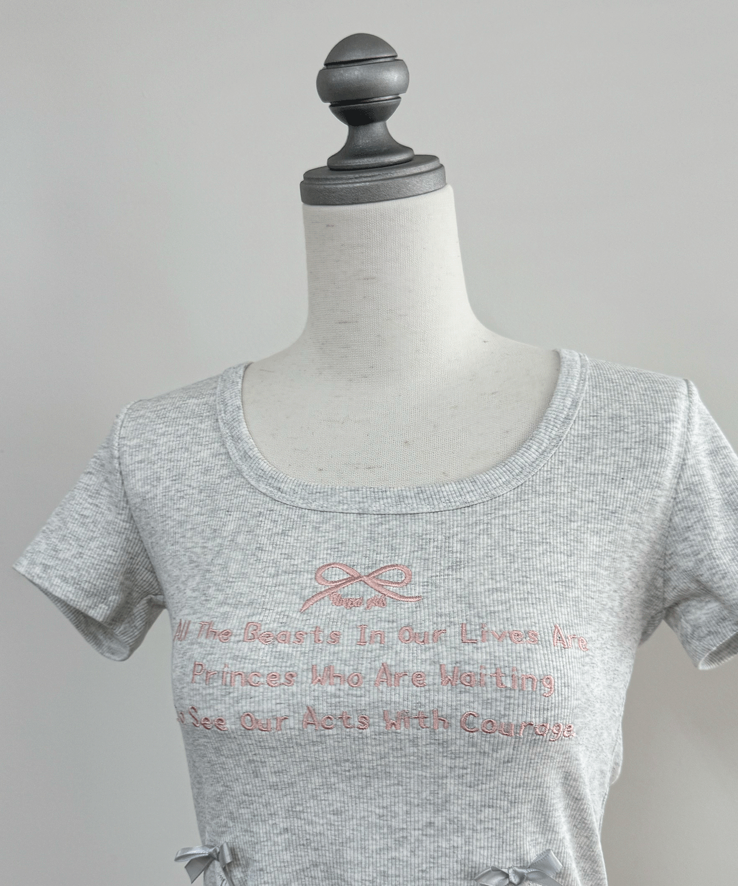 リボンレースアップクロップドTシャツ