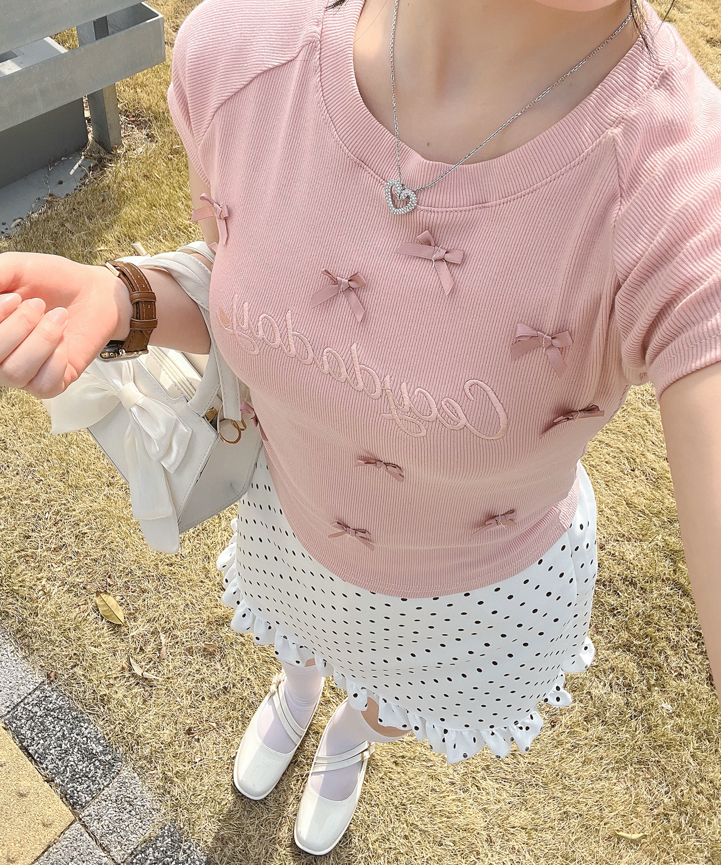 リボン付きクロップドTシャツ