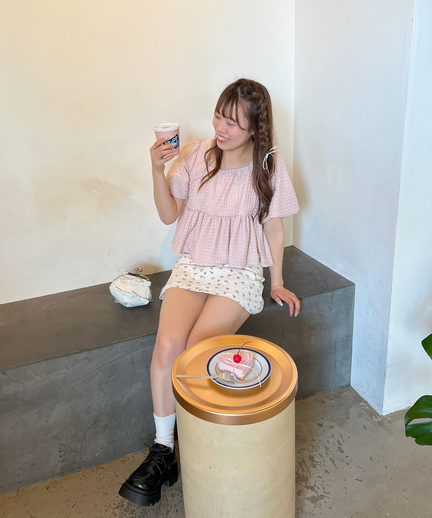 袖バルーンペプラムブラウス