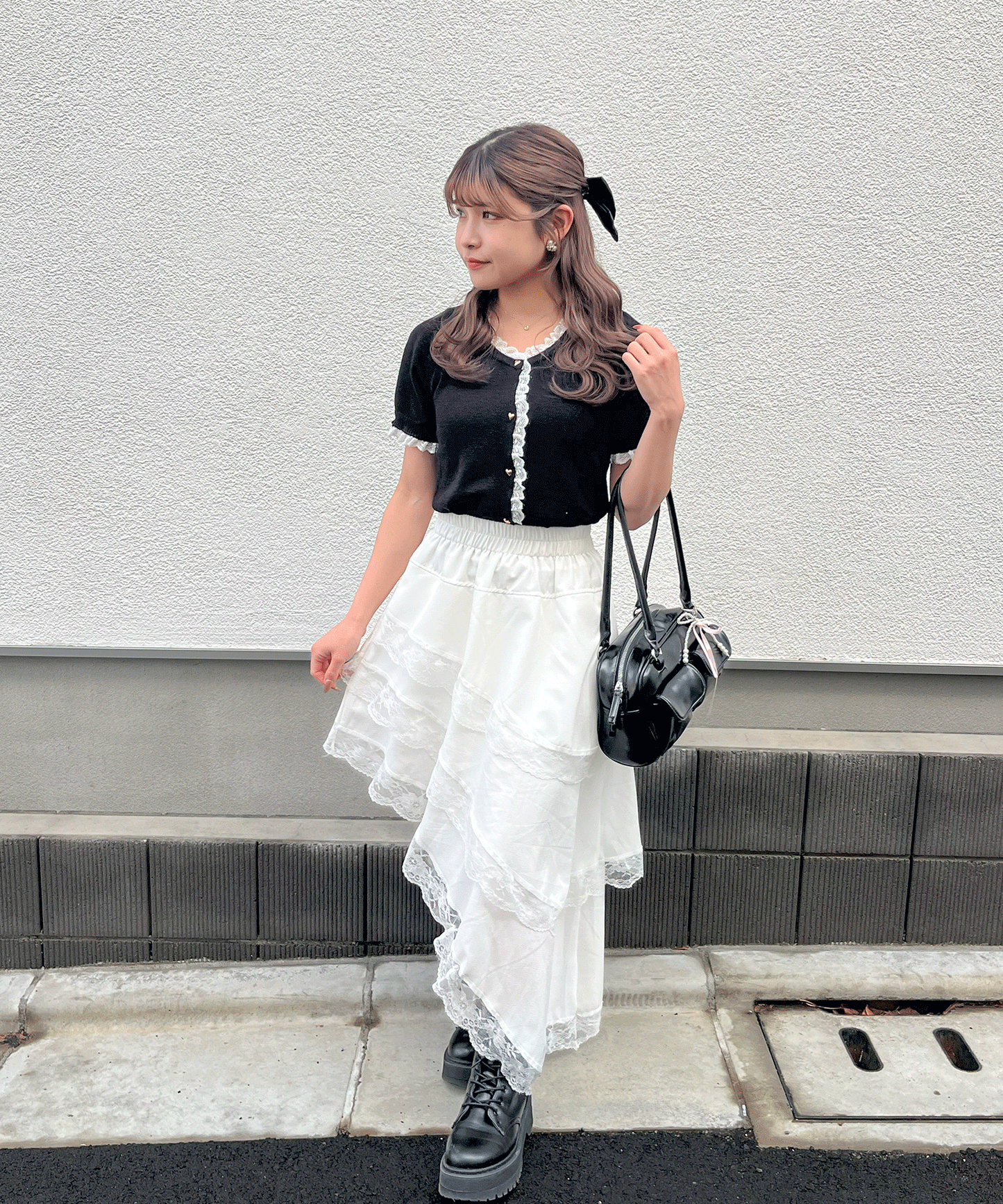 【Official限定価格】フリル付きハートボタン半袖ニット