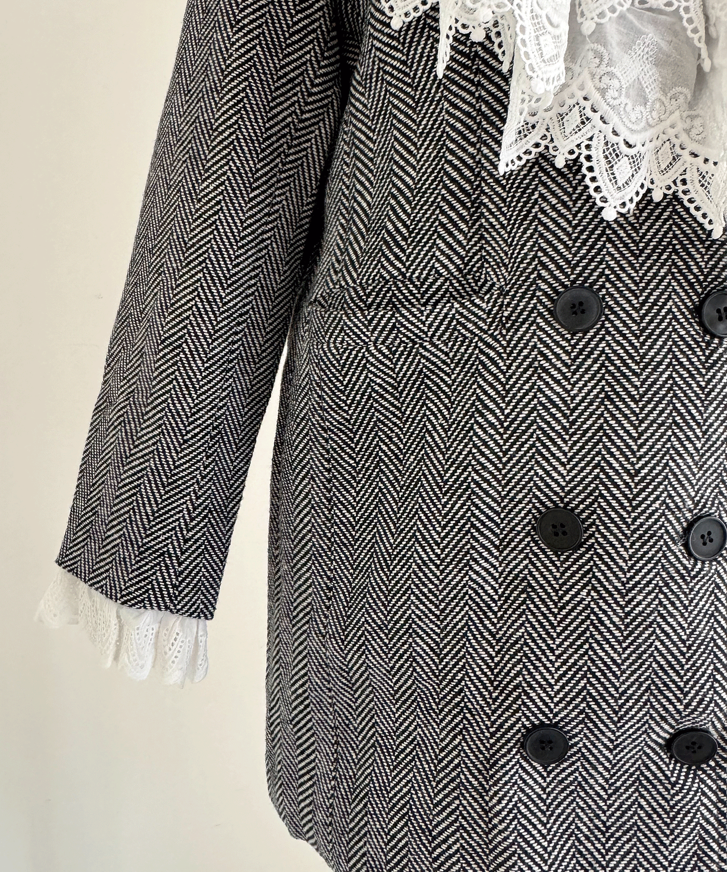 レース襟付きチェックジャケット