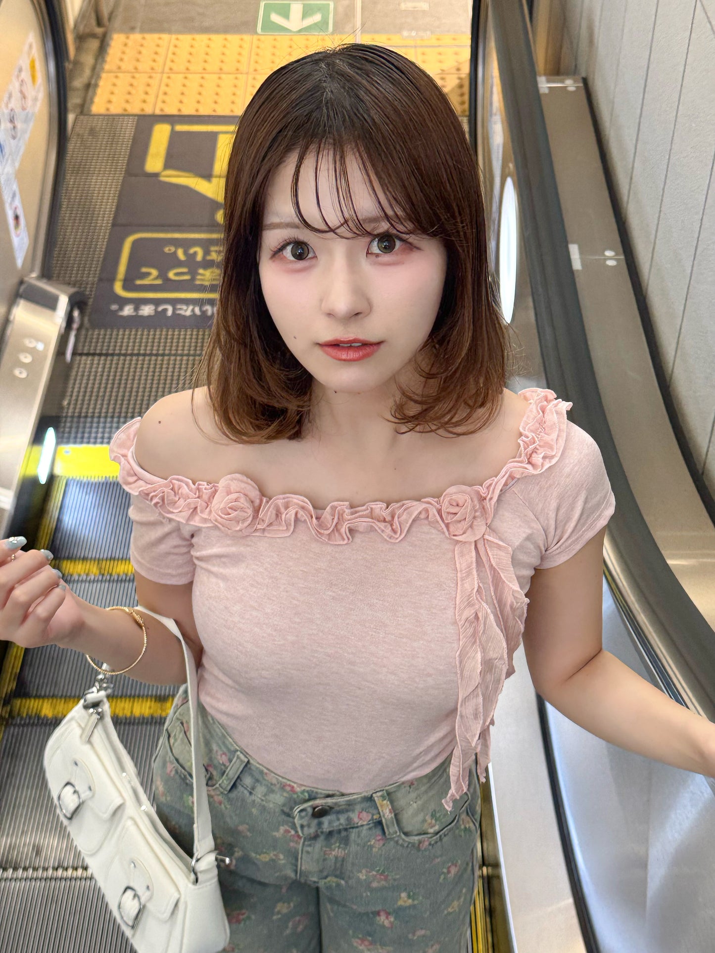 ローズフリルTシャツ
