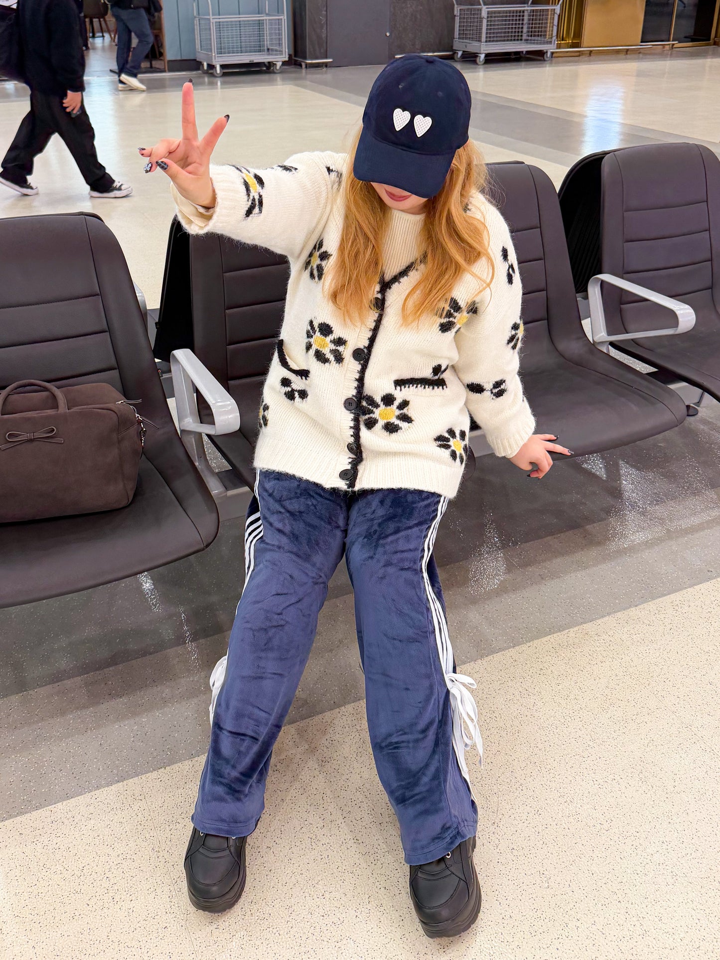 ライン入りベロアパンツ