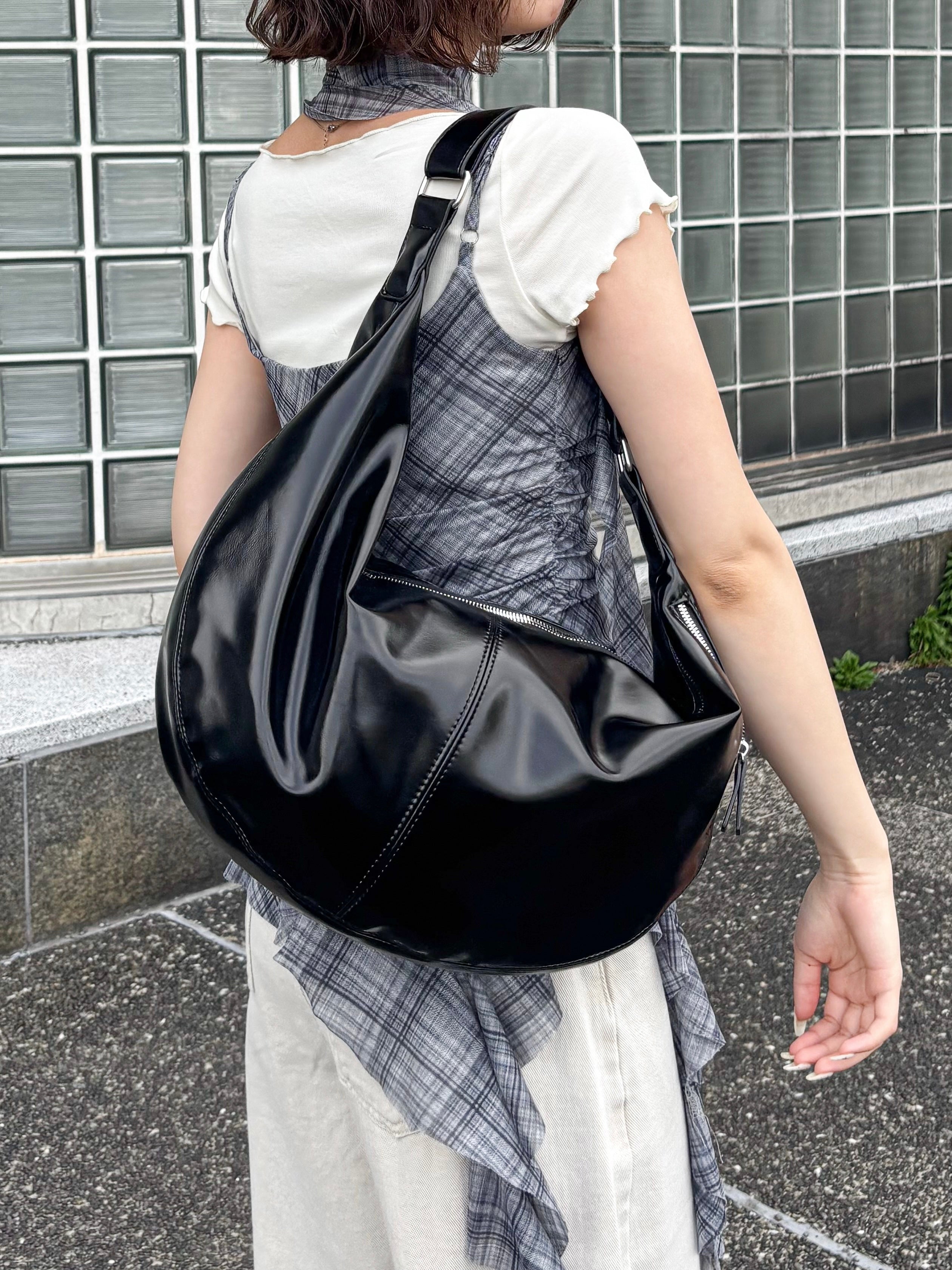 エナメル合皮BIGラウンドショルダーBAG – frunco
