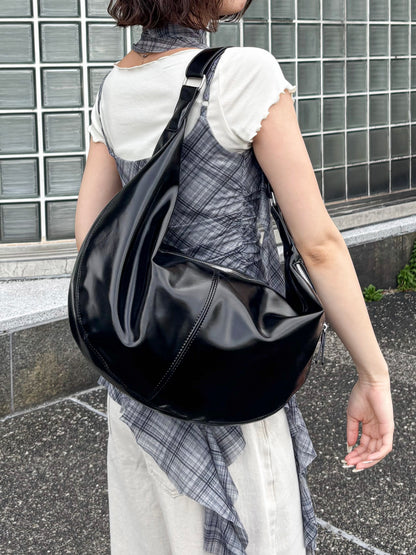エナメル合皮BIGラウンドショルダーBAG