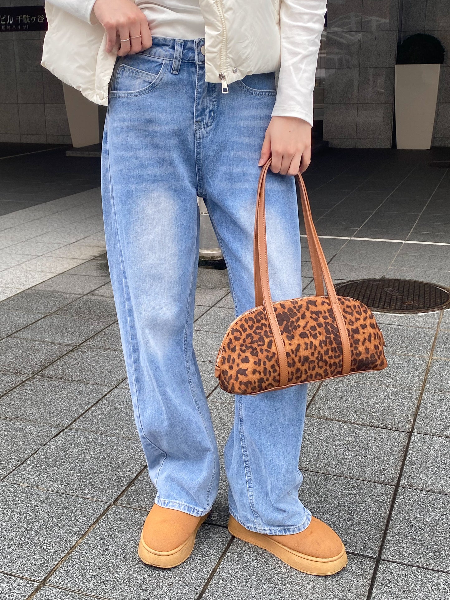 【Official限定価格】バッグラインストーンデニムパンツ