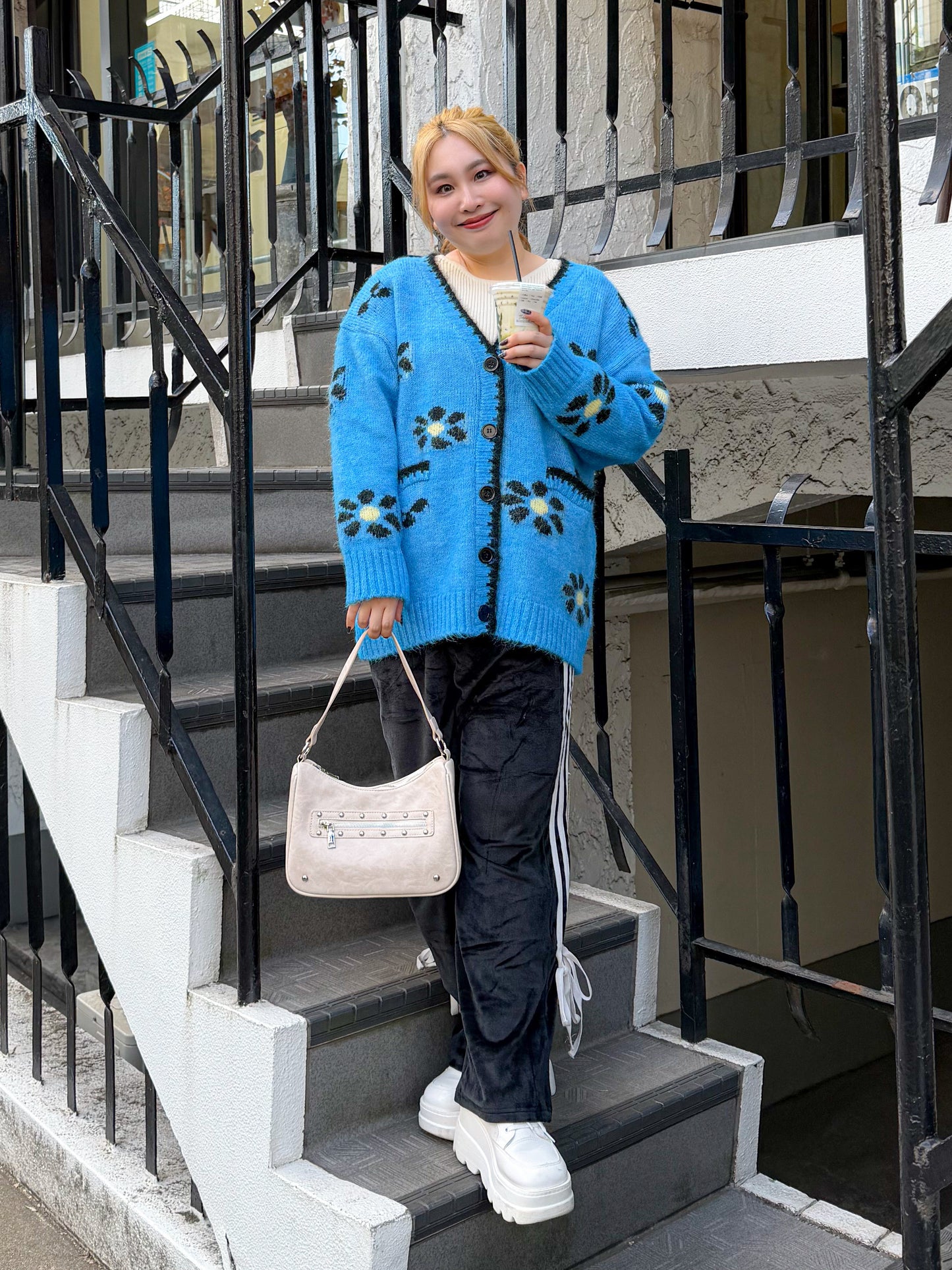 ライン入りベロアパンツ