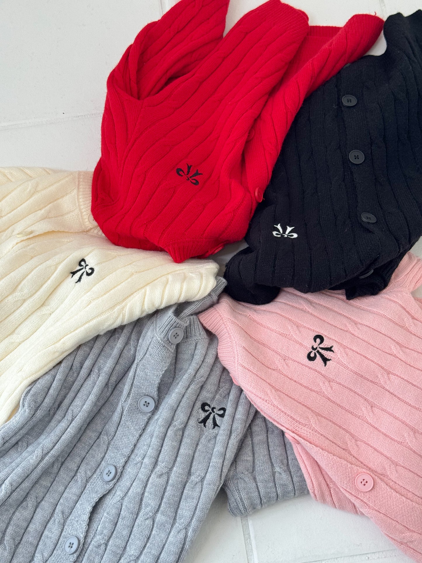 【Official限定価格】リボン刺繍ニットカーディガン