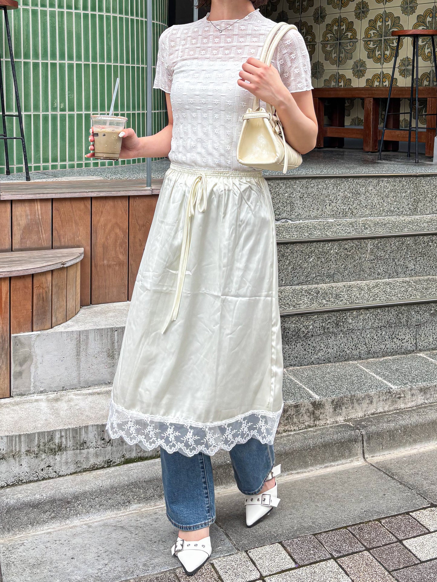 花柄シースルー半袖トップス