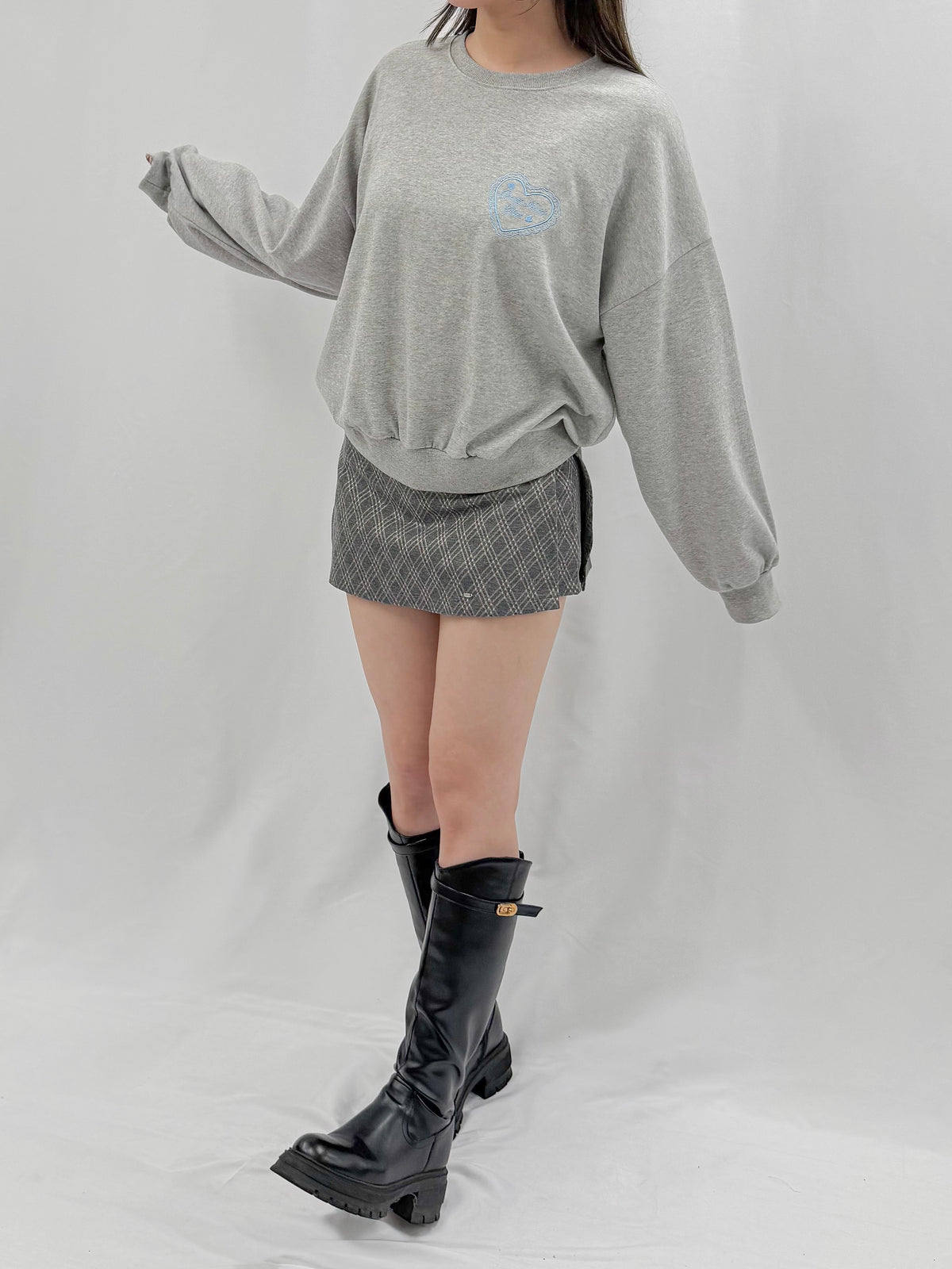 ハート刺繍スエットシャツ