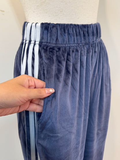 ライン入りベロアパンツ