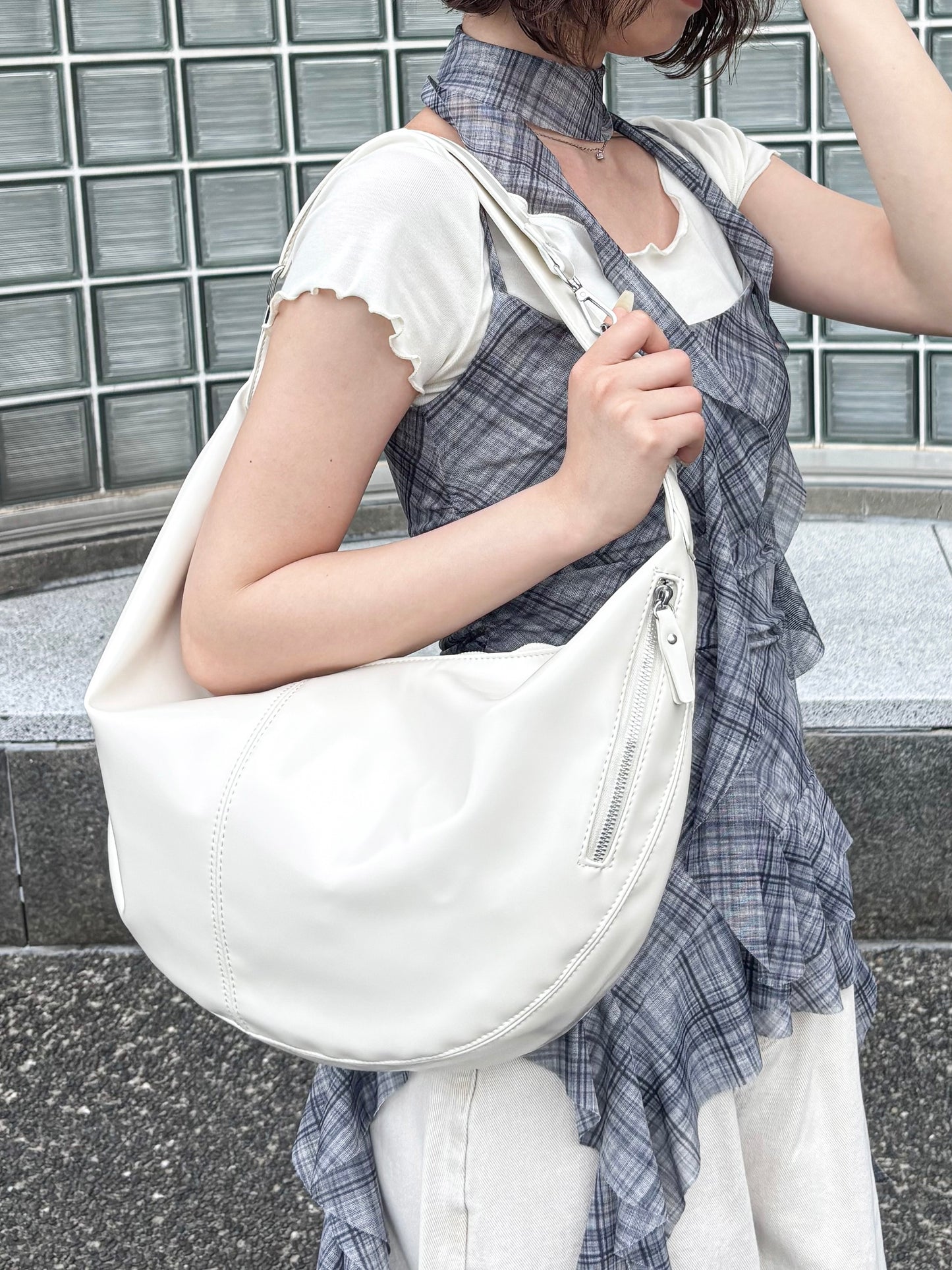 エナメル合皮BIGラウンドショルダーBAG