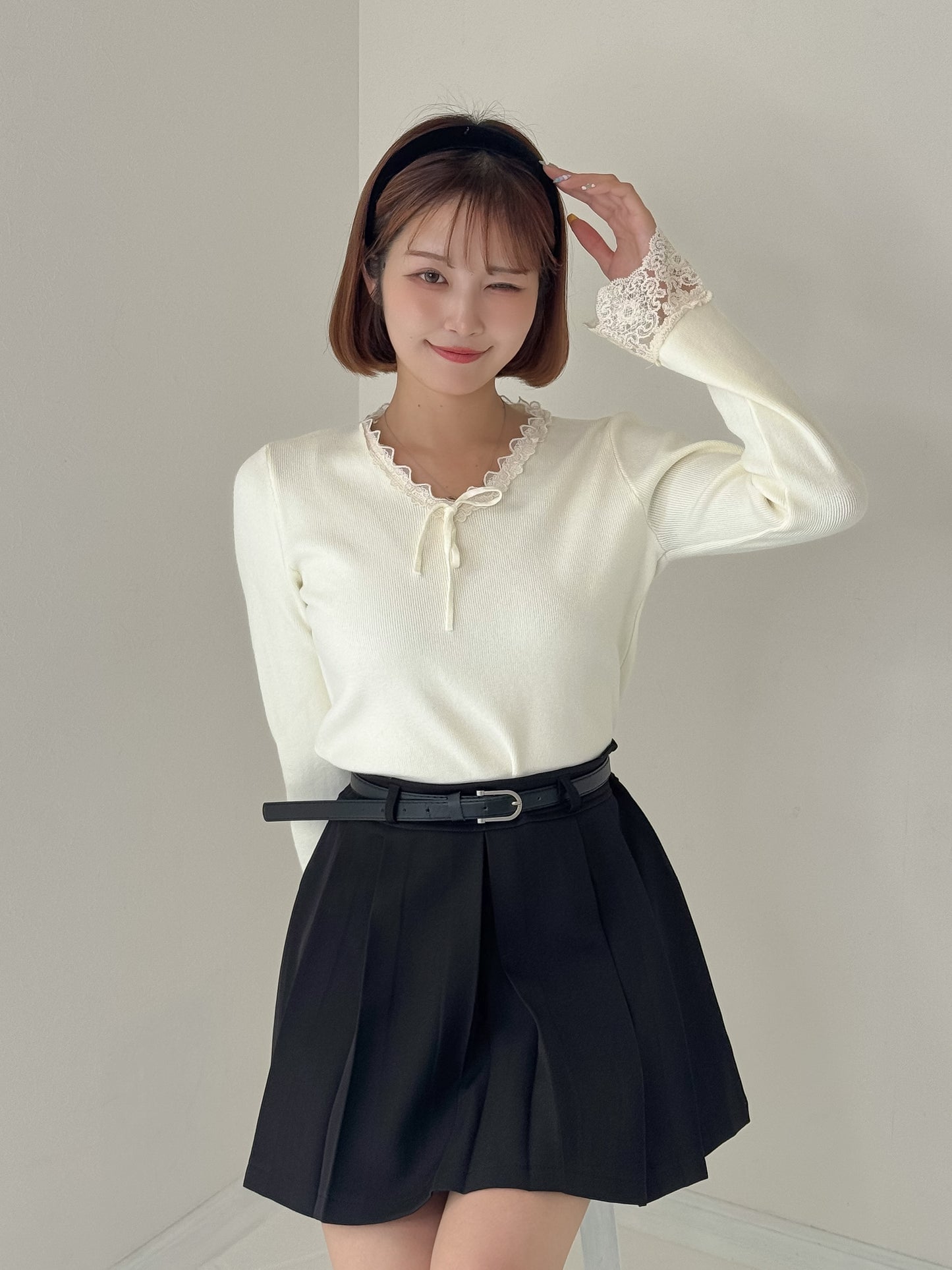 【Official限定価格】レースVネックニット