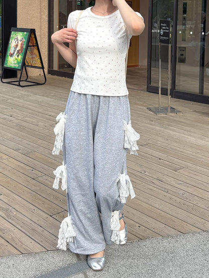 小花柄×ドットTシャツ