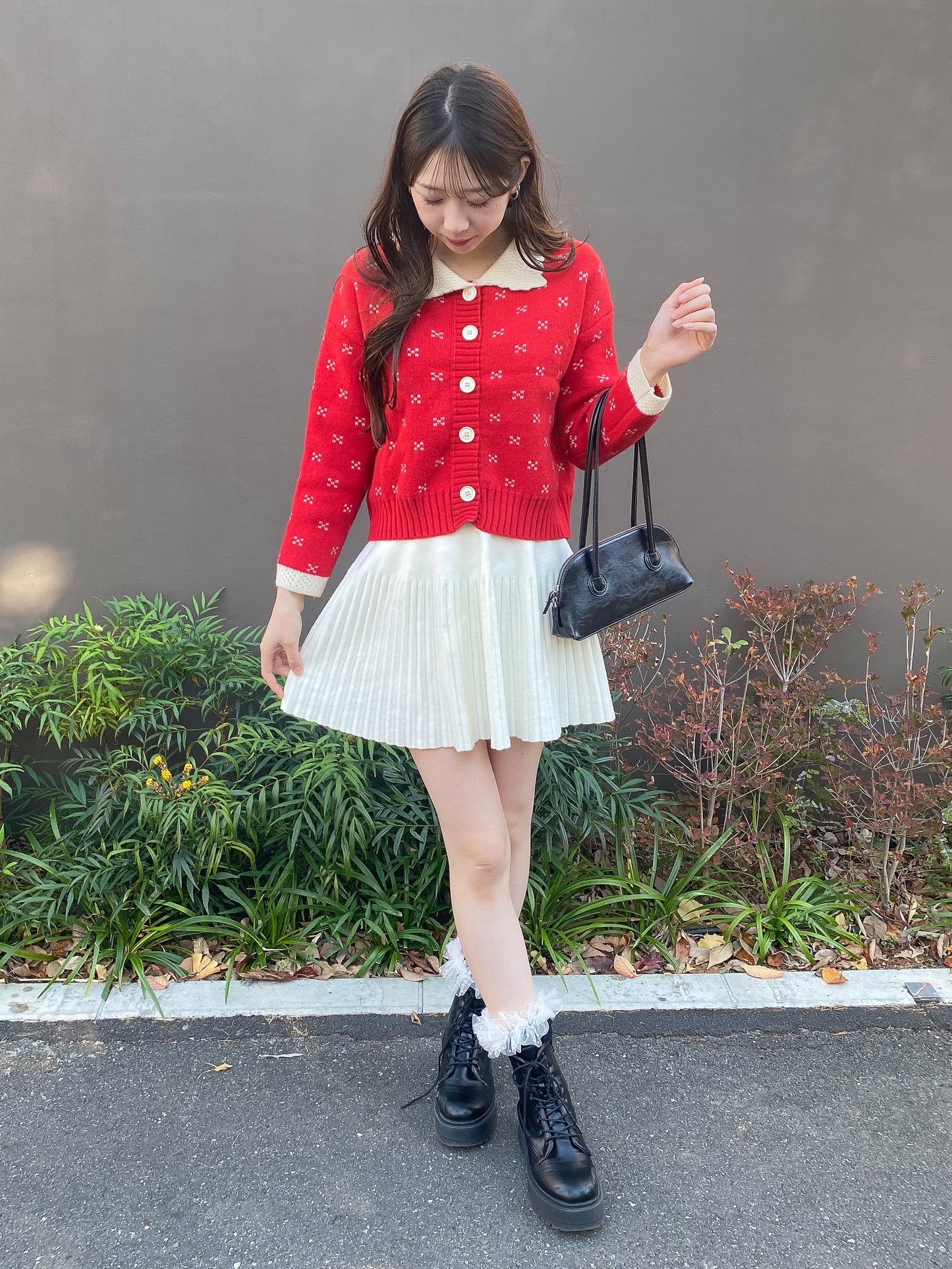 ミニハート柄襟付きニット