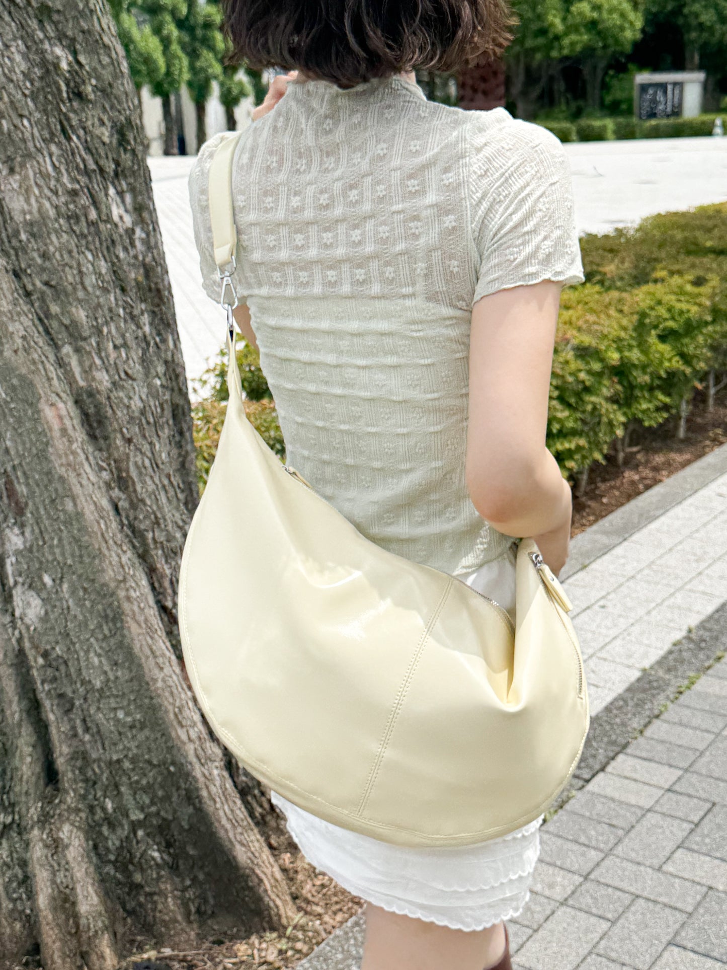 エナメル合皮BIGラウンドショルダーBAG