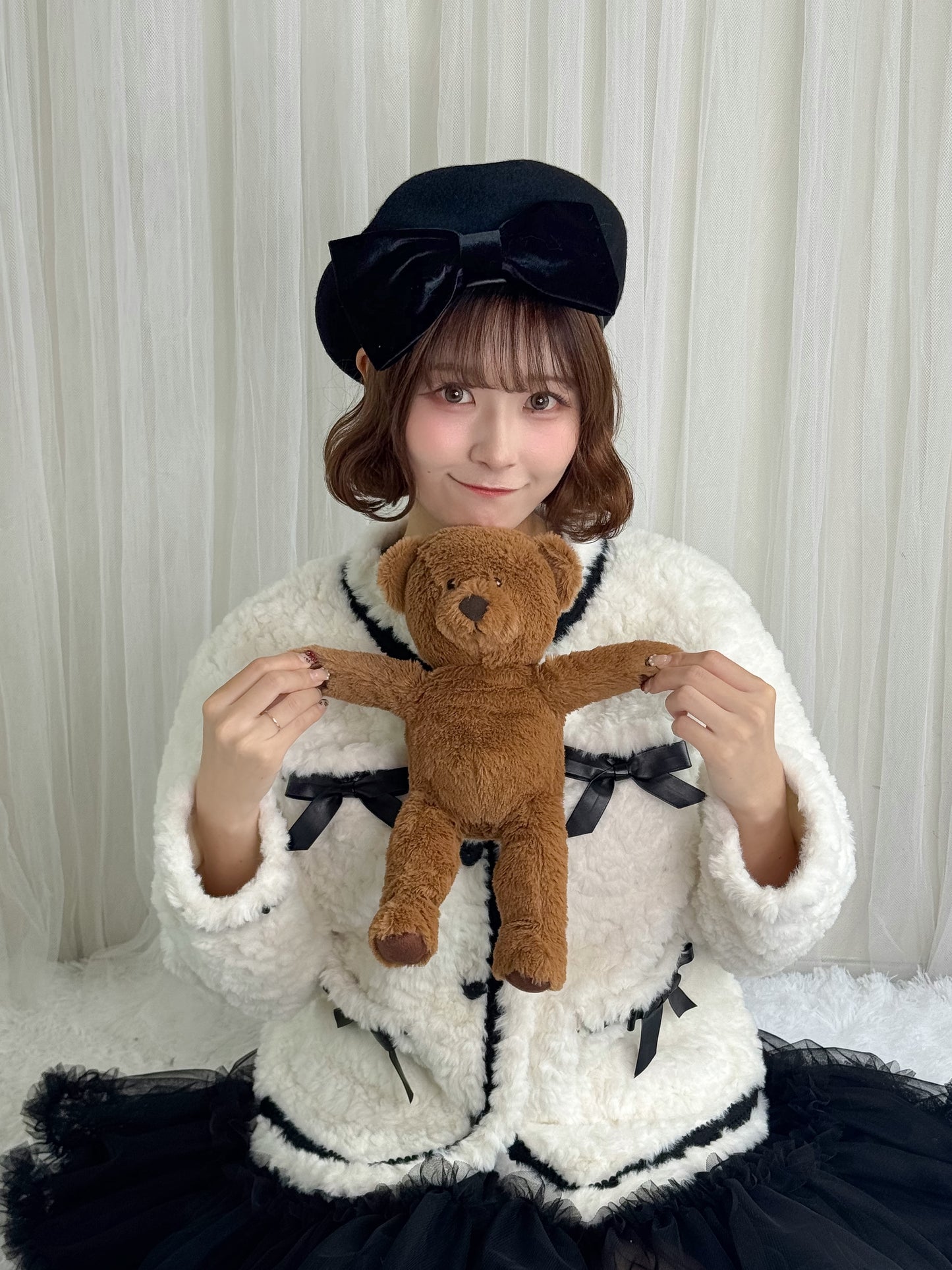 リボン付きガーリーファージャケット