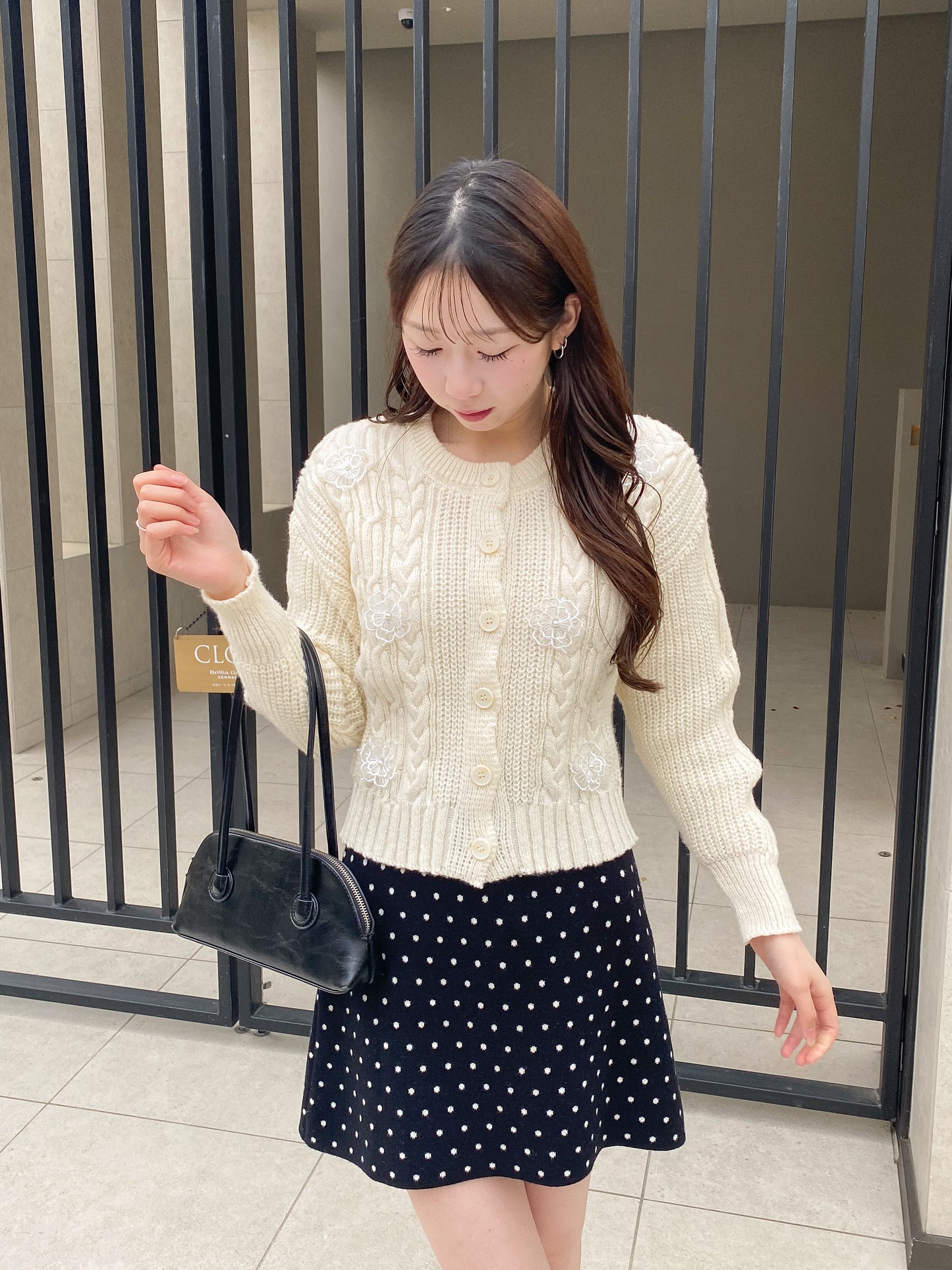 【Official限定価格】フラワーケーブルニット