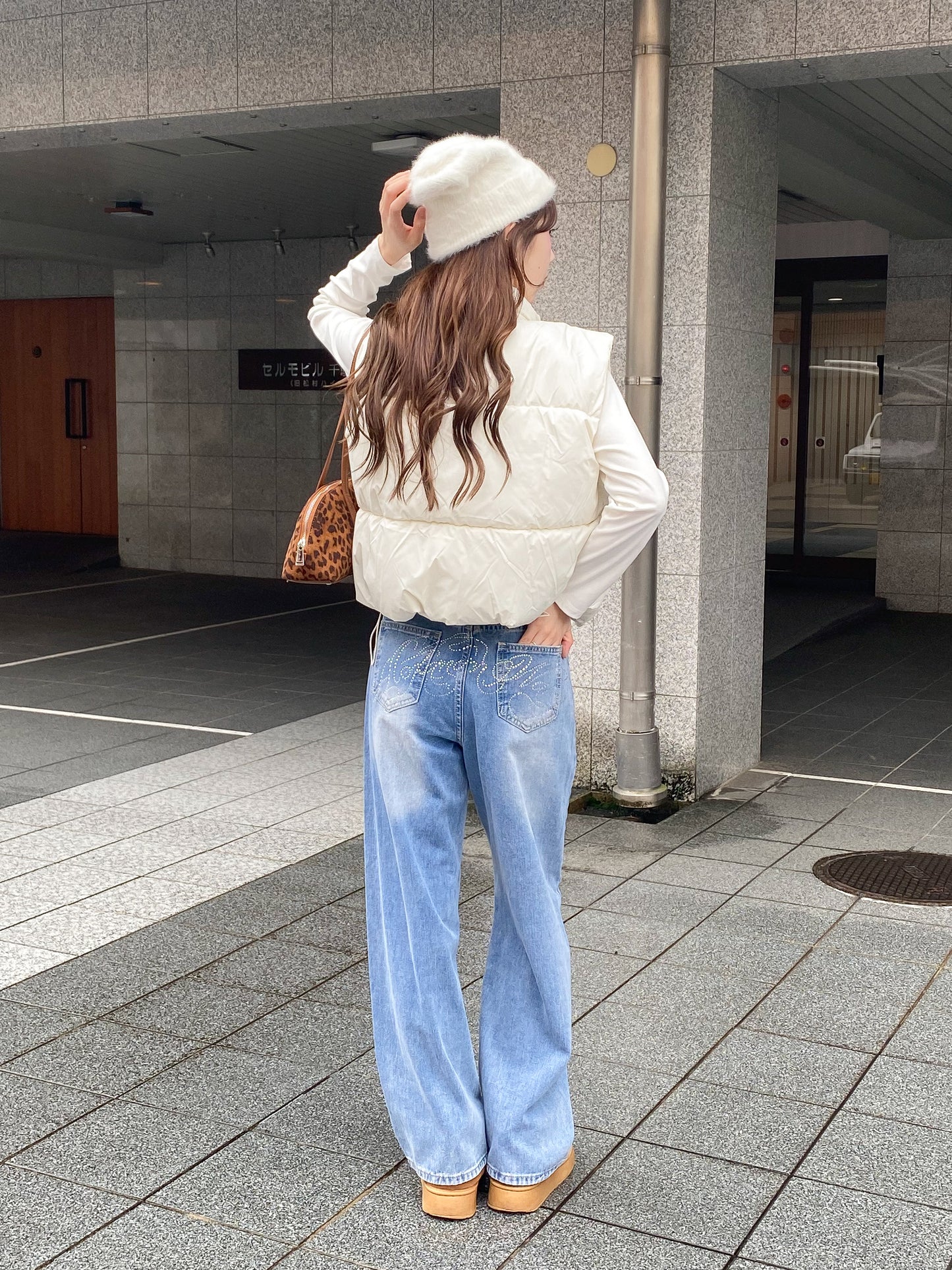 【Official限定価格】バッグラインストーンデニムパンツ