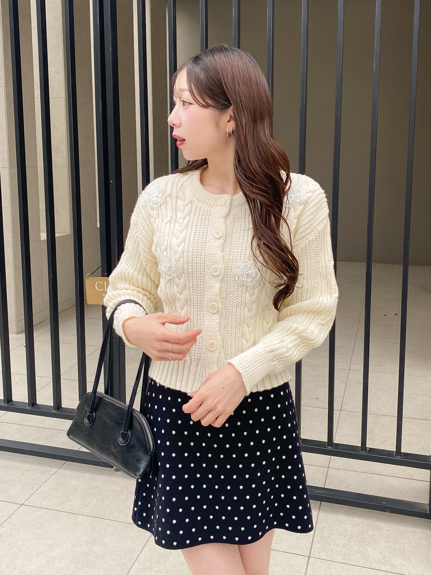 【Official限定価格】フラワーケーブルニット