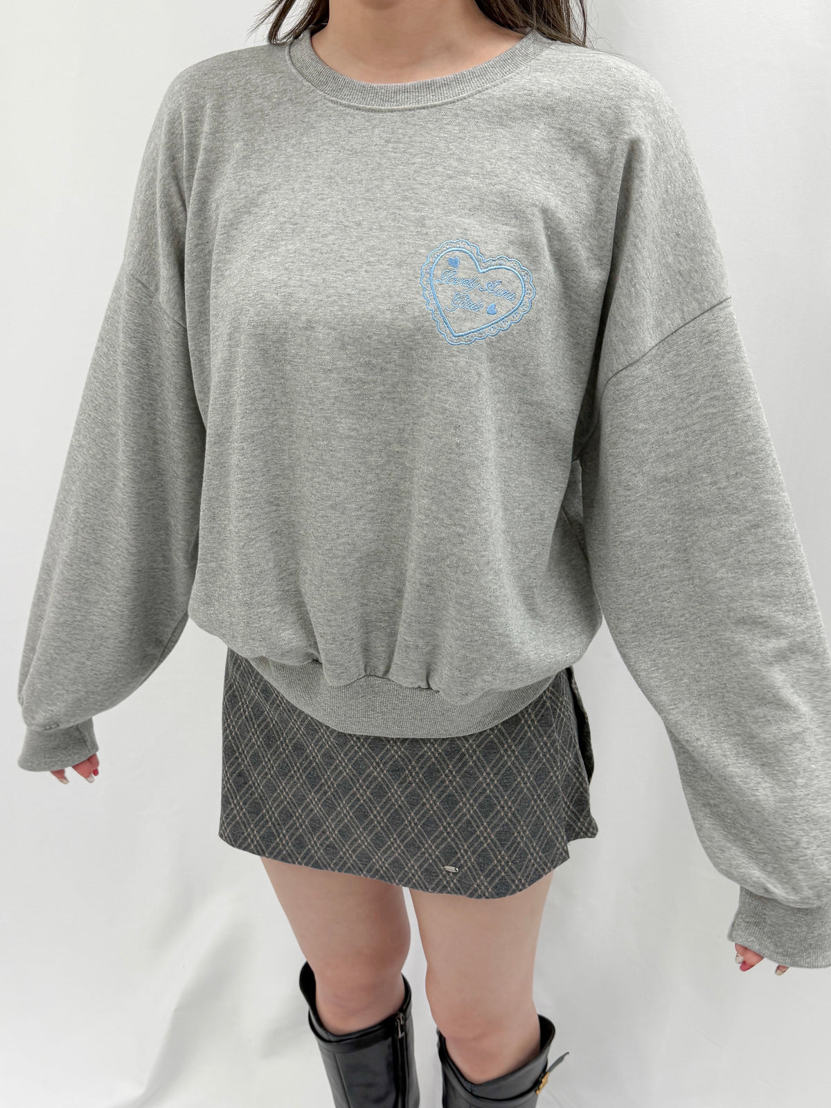 ハート刺繍スエットシャツ