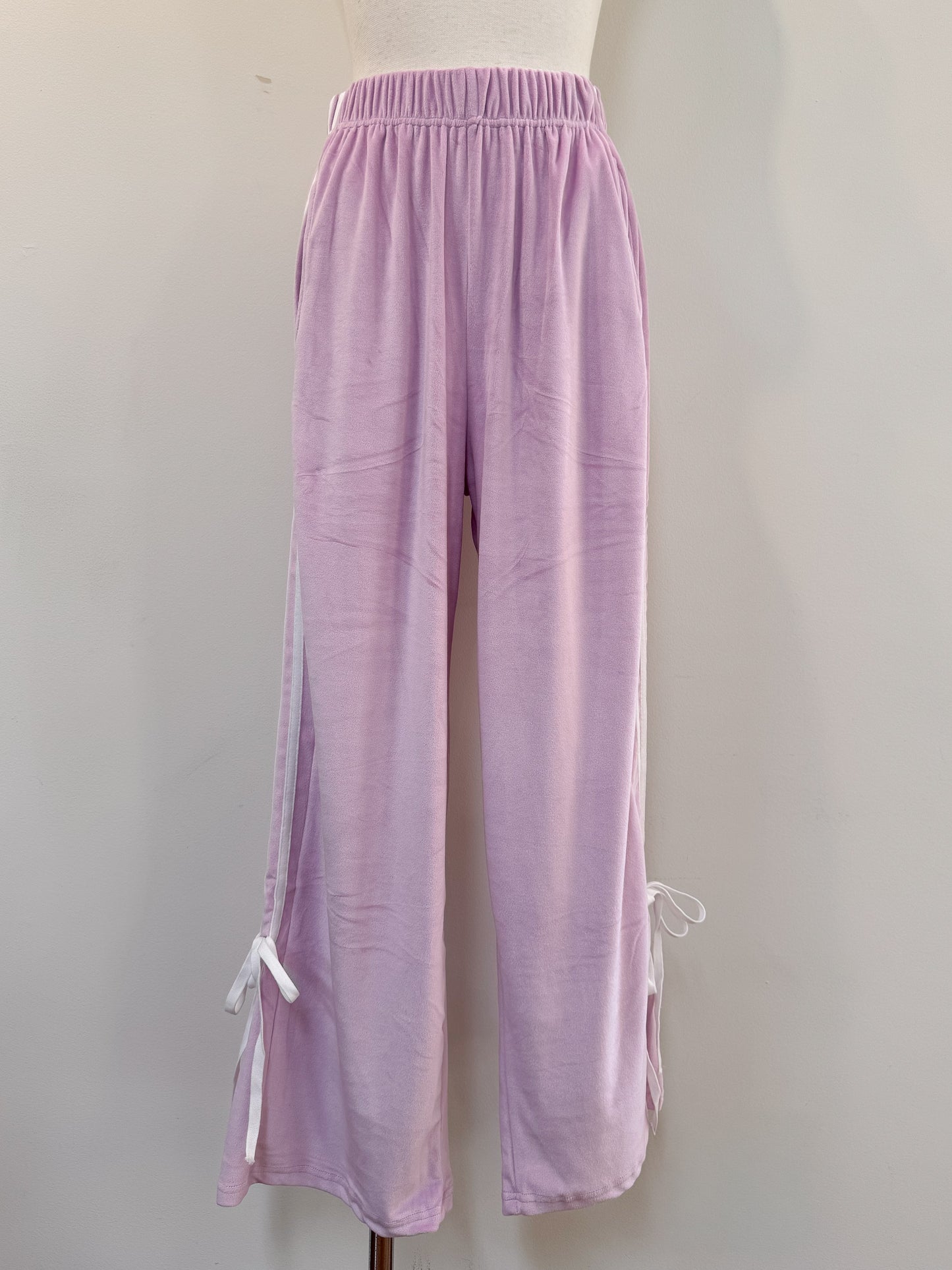 ライン入りベロアパンツ